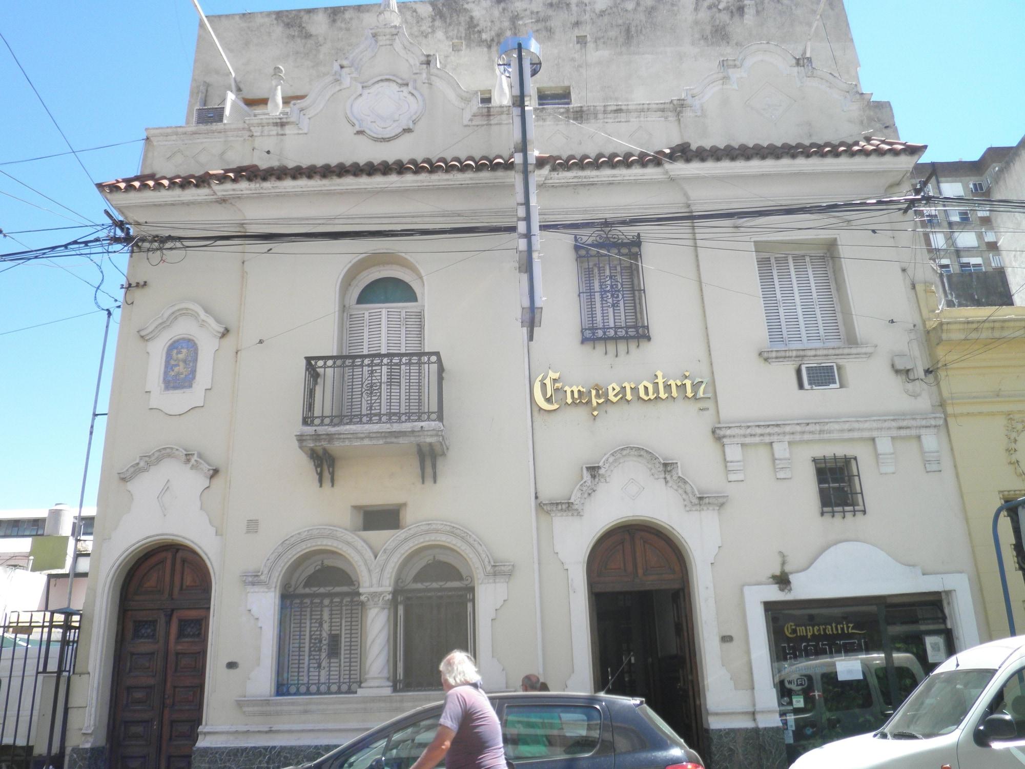 Vista Exterior Emperatriz Hotel