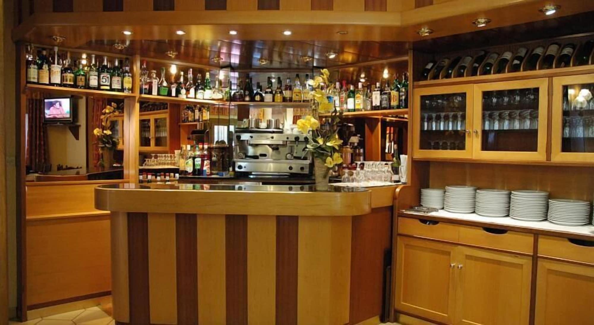 Bar/Salón Hotel Univers