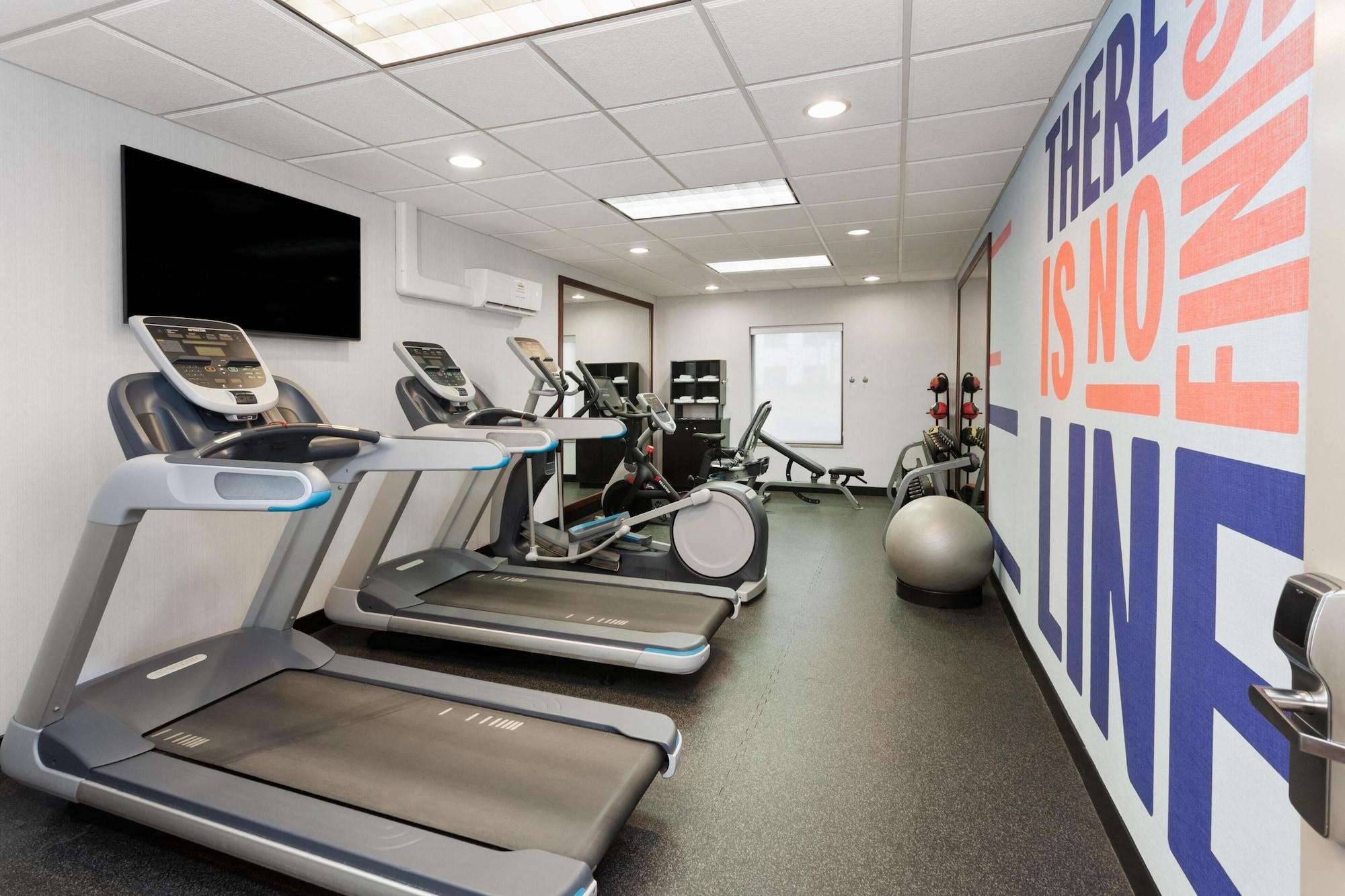Gimnasio Hampton Inn & Suites Alexandria