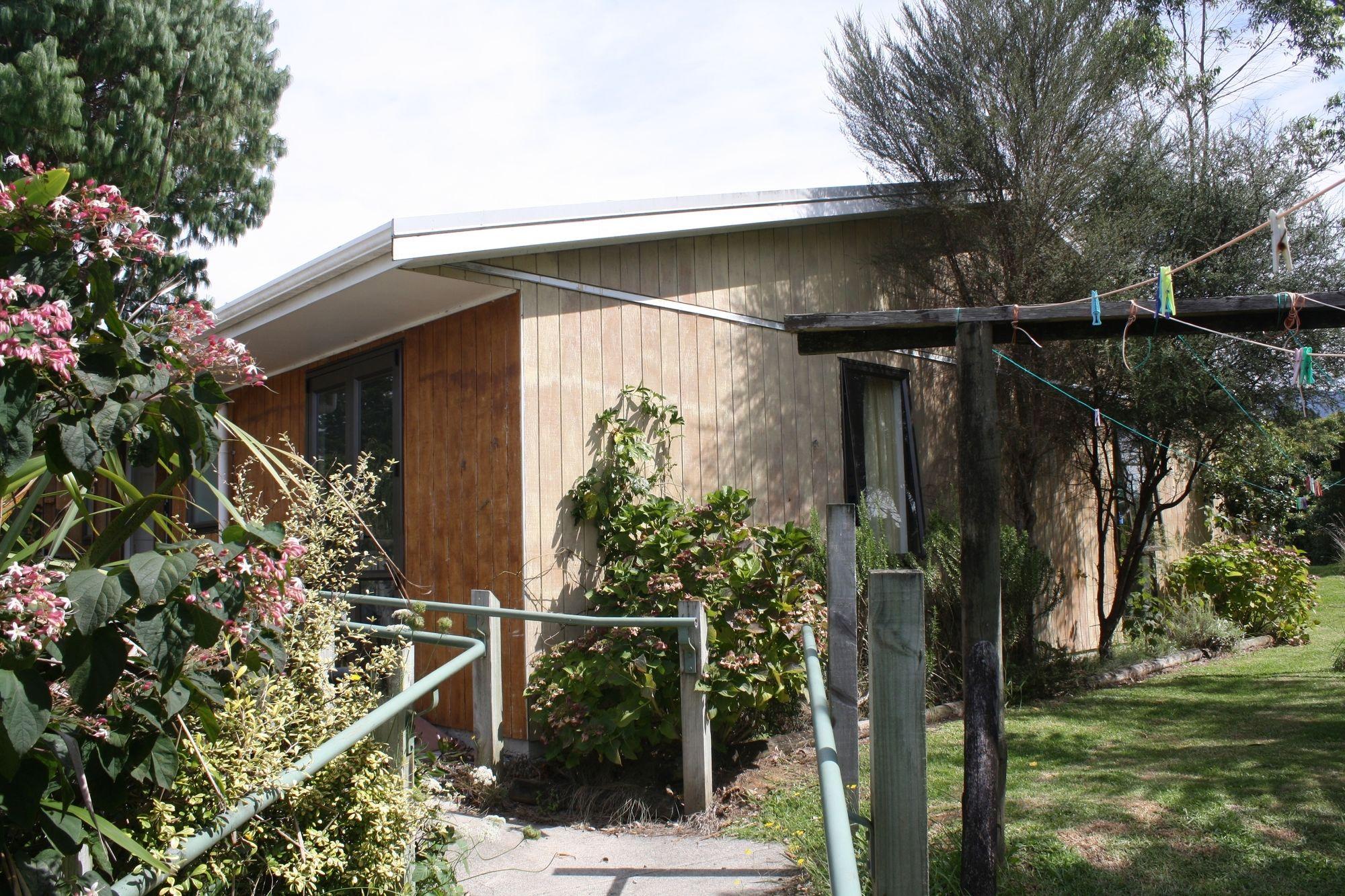 Vista Exterior Purple Hen Bunk House - Hostel