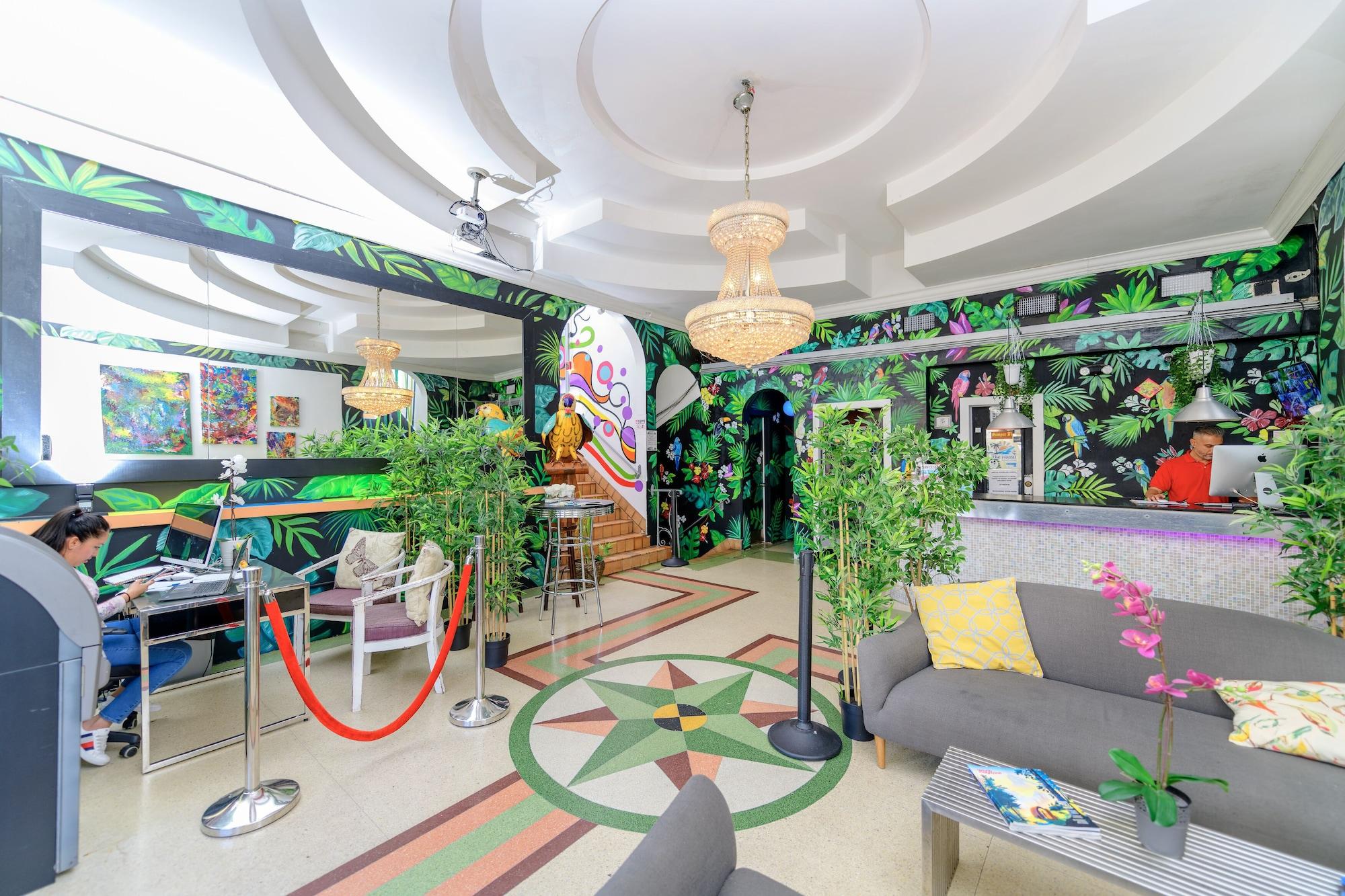 Vista Lobby South Beach Rooms and Hostel