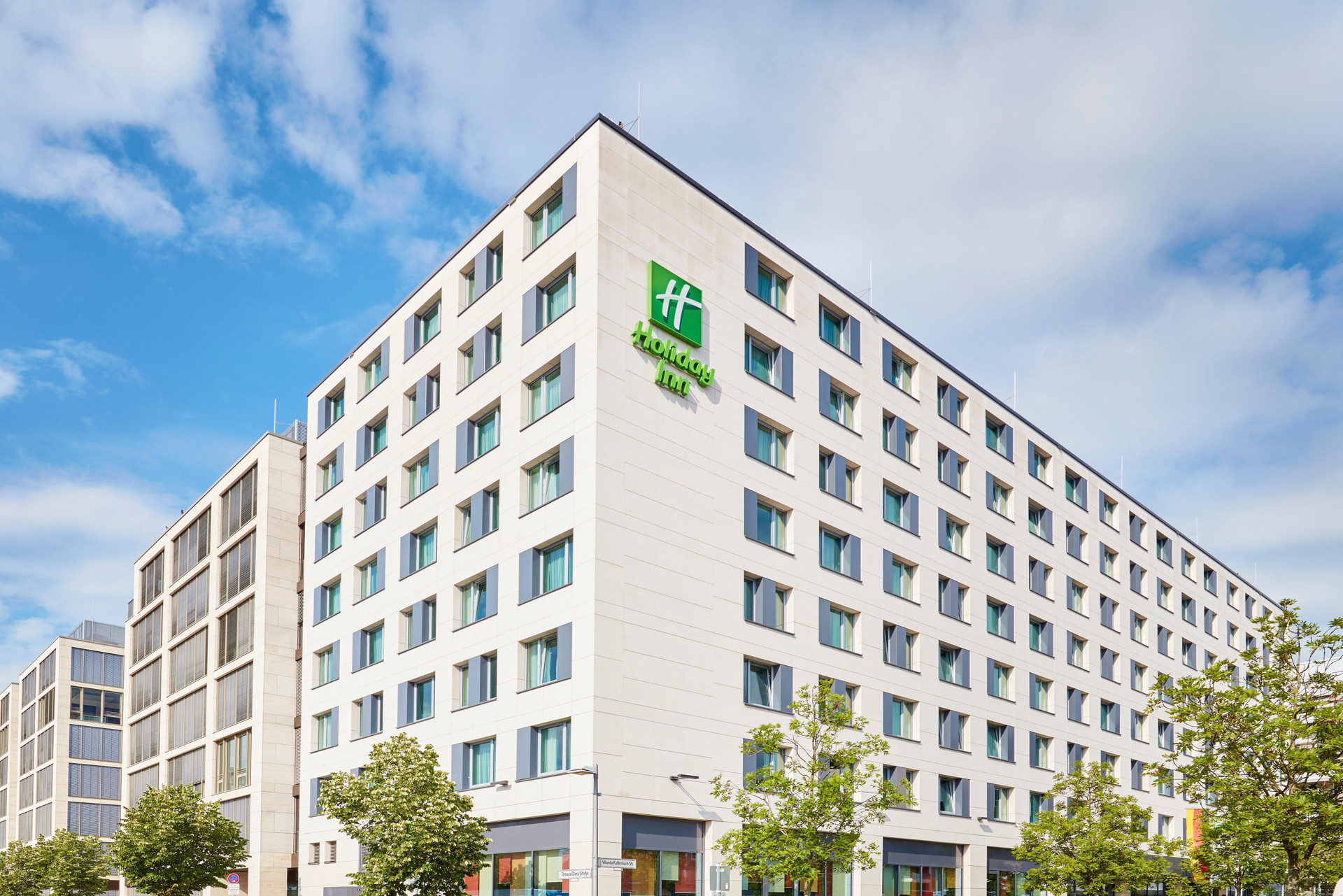 Vista Exterior Holiday Inn Berlin - City East Side by IHG
