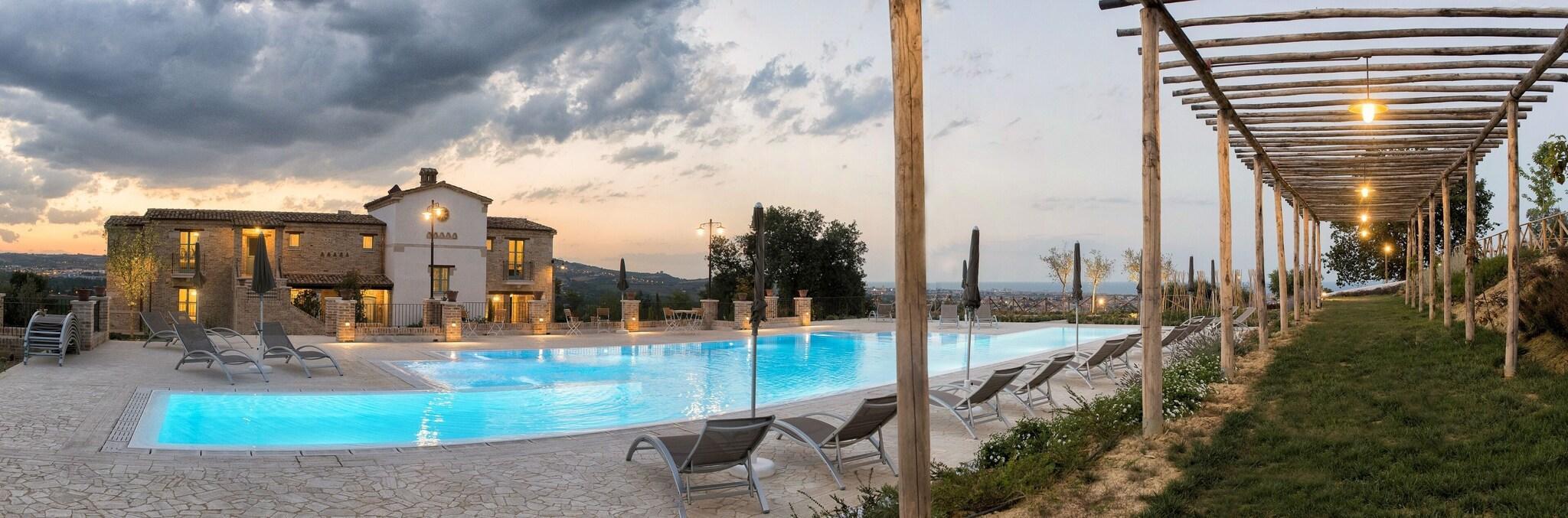 Vista Piscina Villa Sant'Angelo