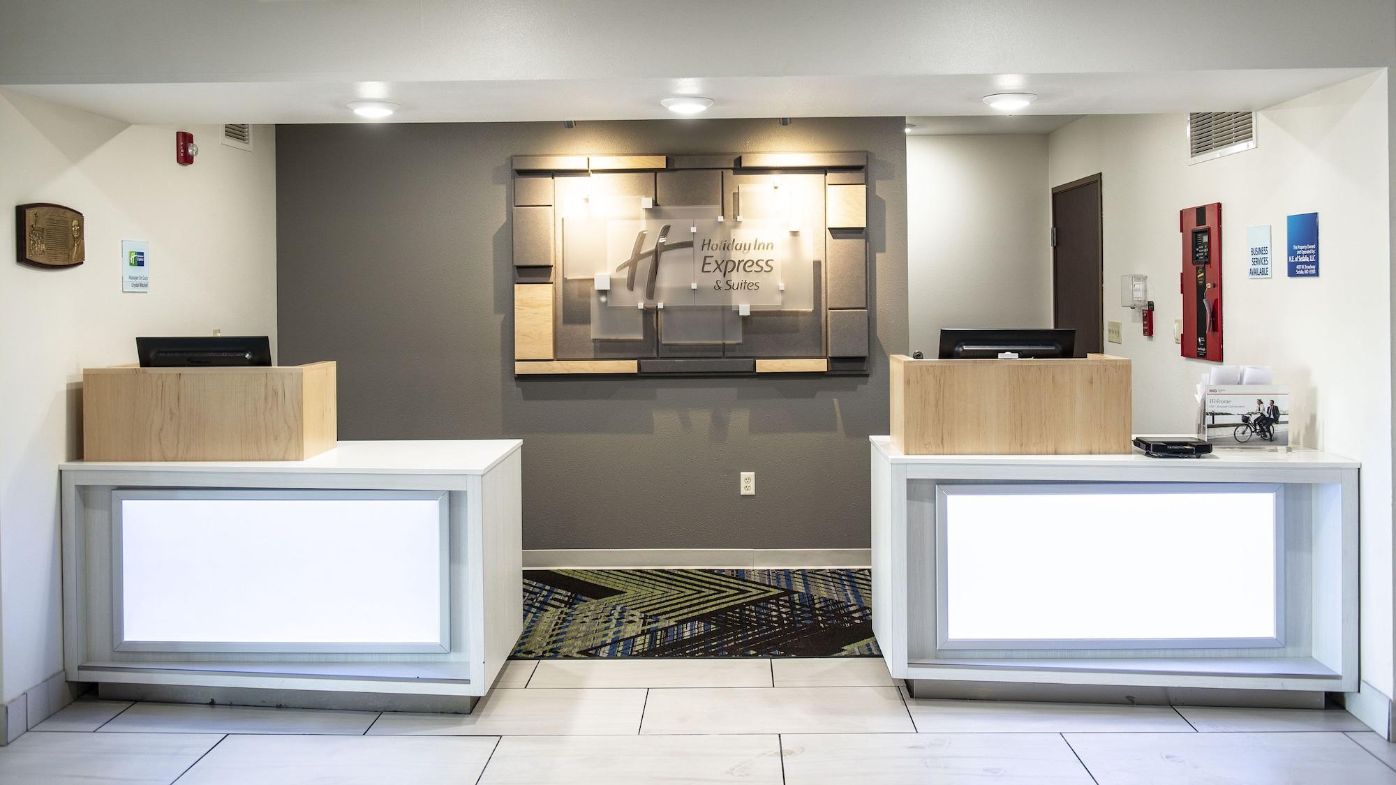 Vista Lobby Holiday Inn Express & Suites Sedalia by IHG