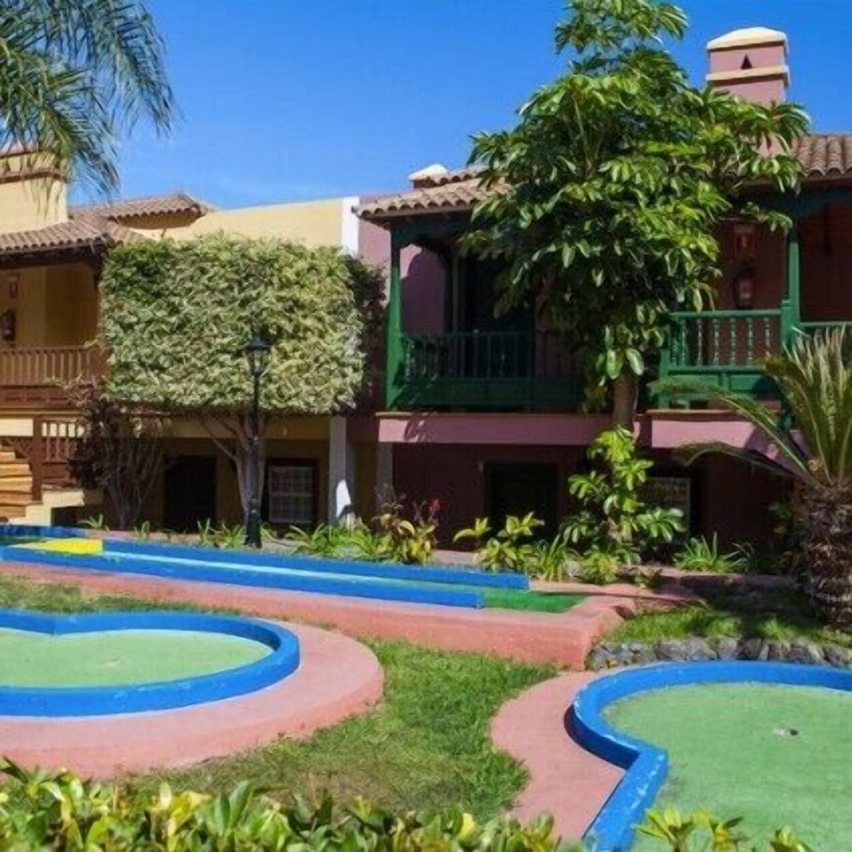 Campo de Golf Apartamentos Oasis San Antonio