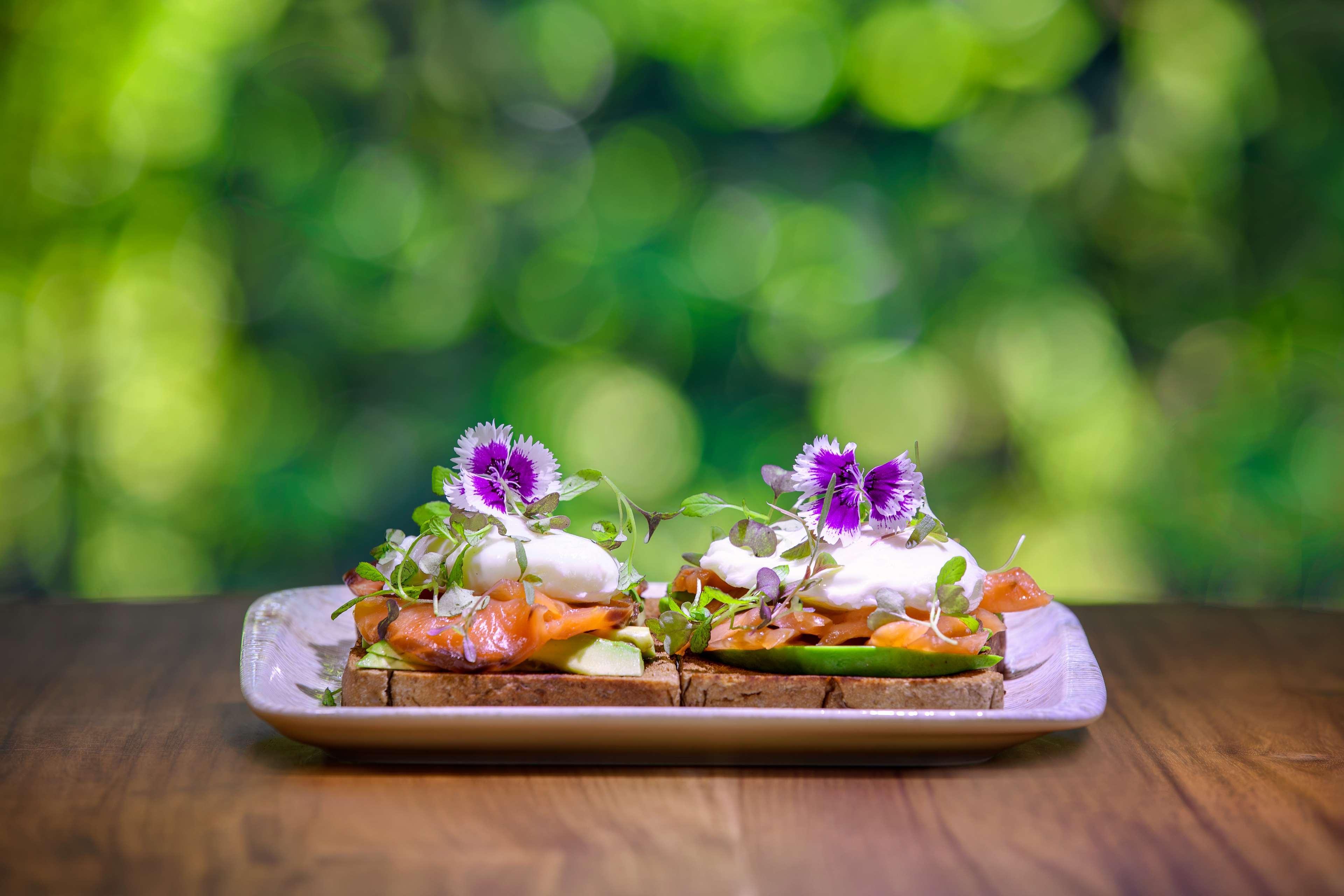Restaurant Botanika Osa Peninsula Resort, Curio Collection by Hilton