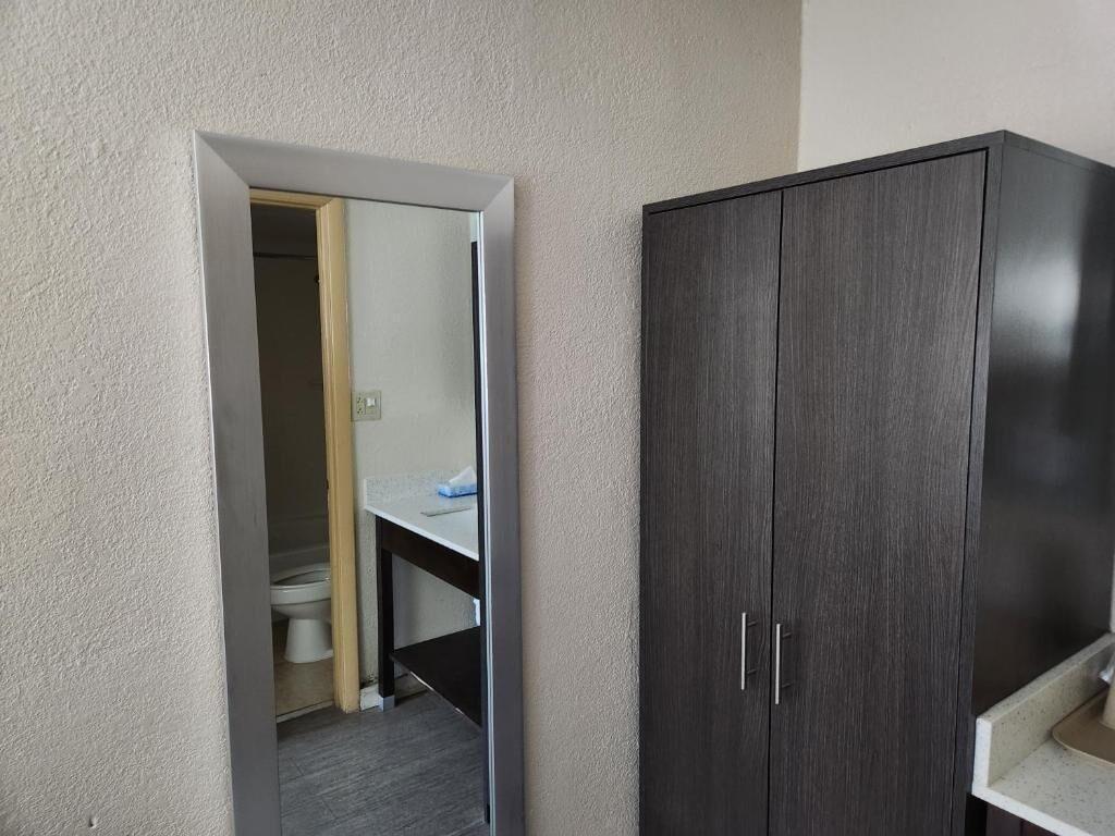 Equipamiento de Habitación Days Inn by Wyndham Charlotte Northlake
