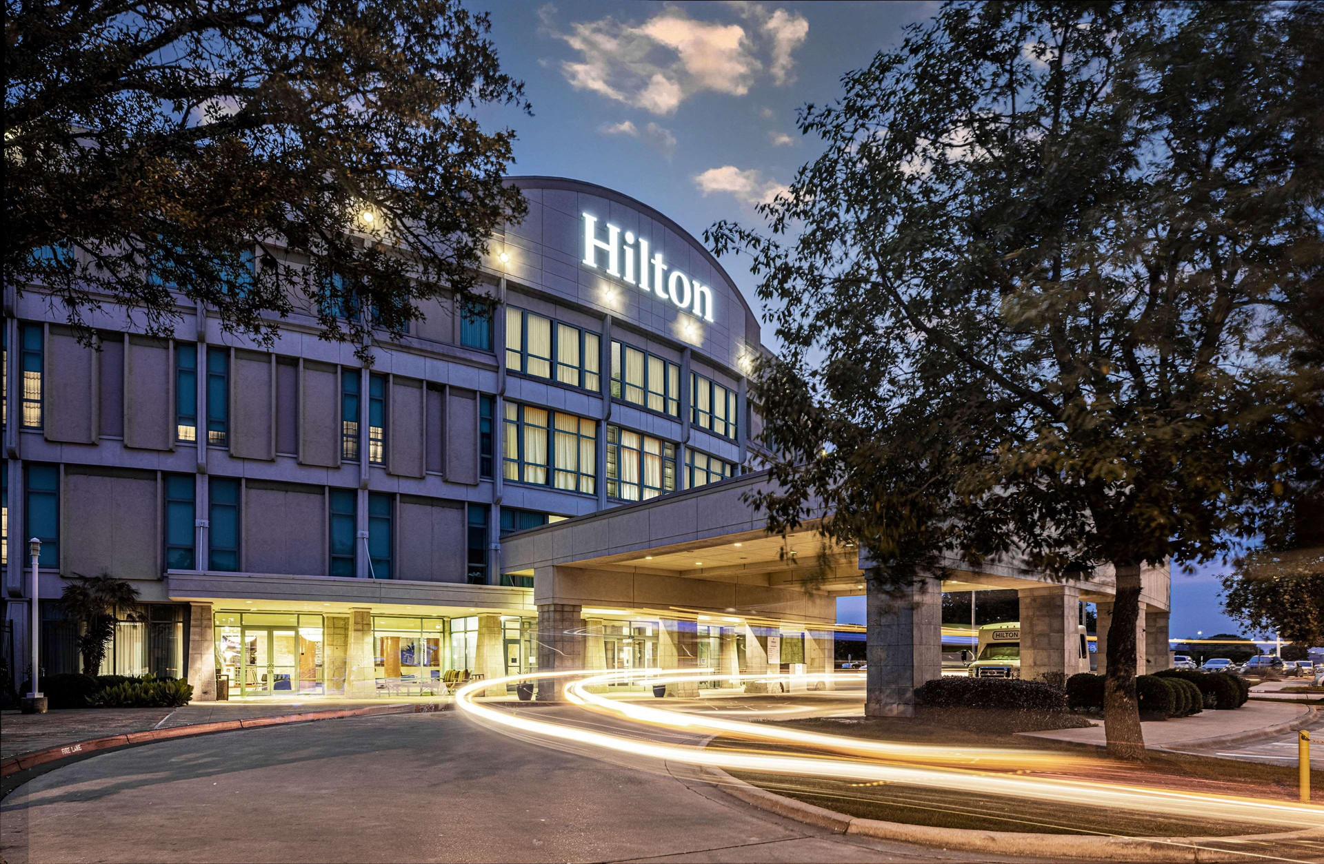 Vista Exterior Hilton Austin Airport