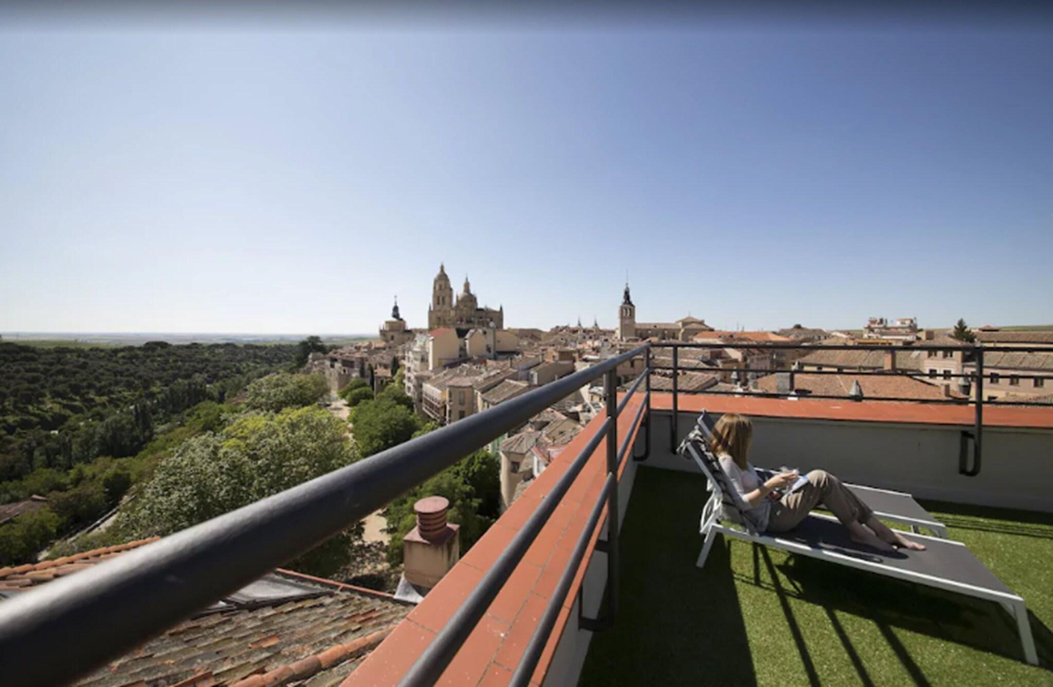 Vista Exterior Hotel Real Segovia