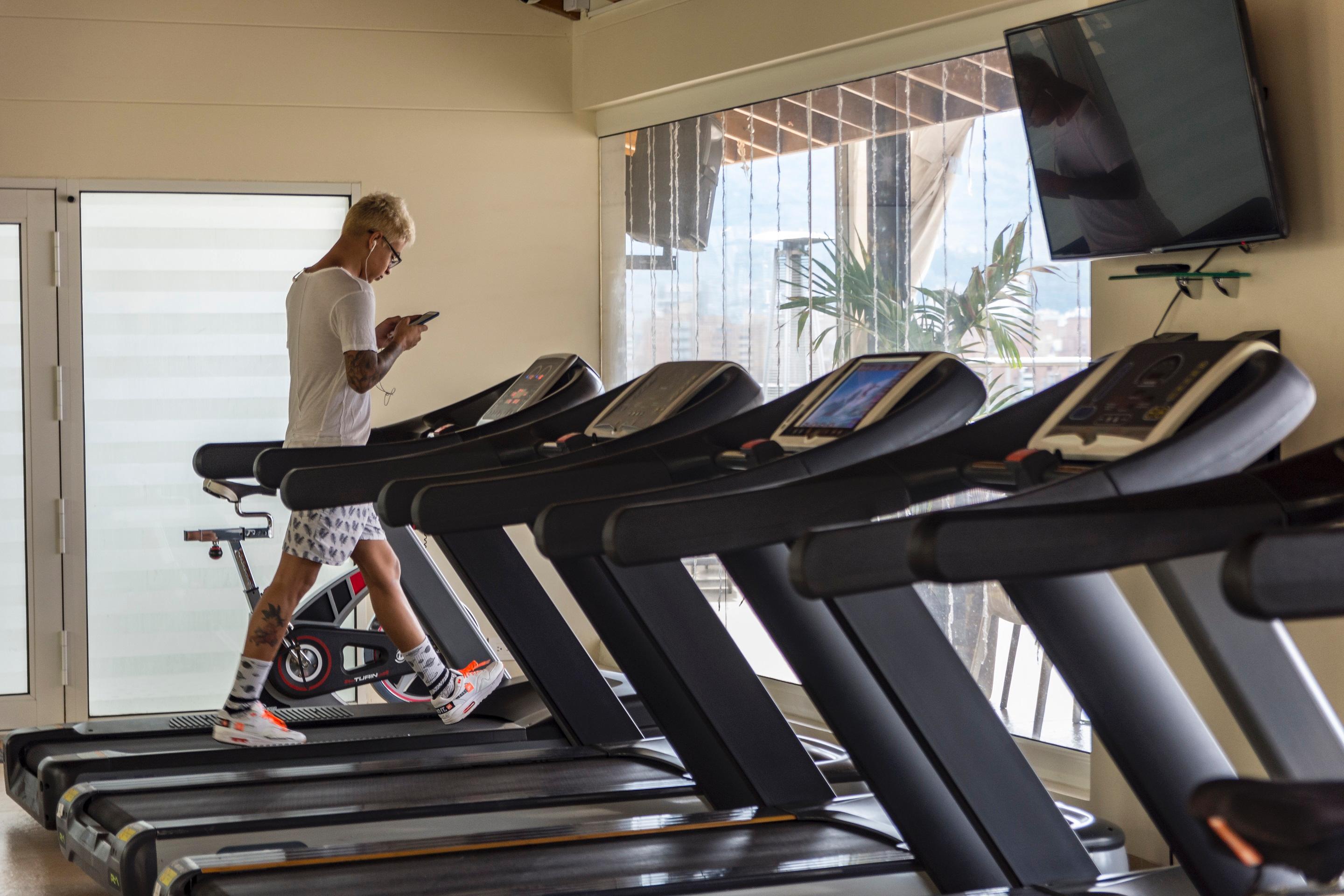 Gimnasio Hotel Dorado La 70