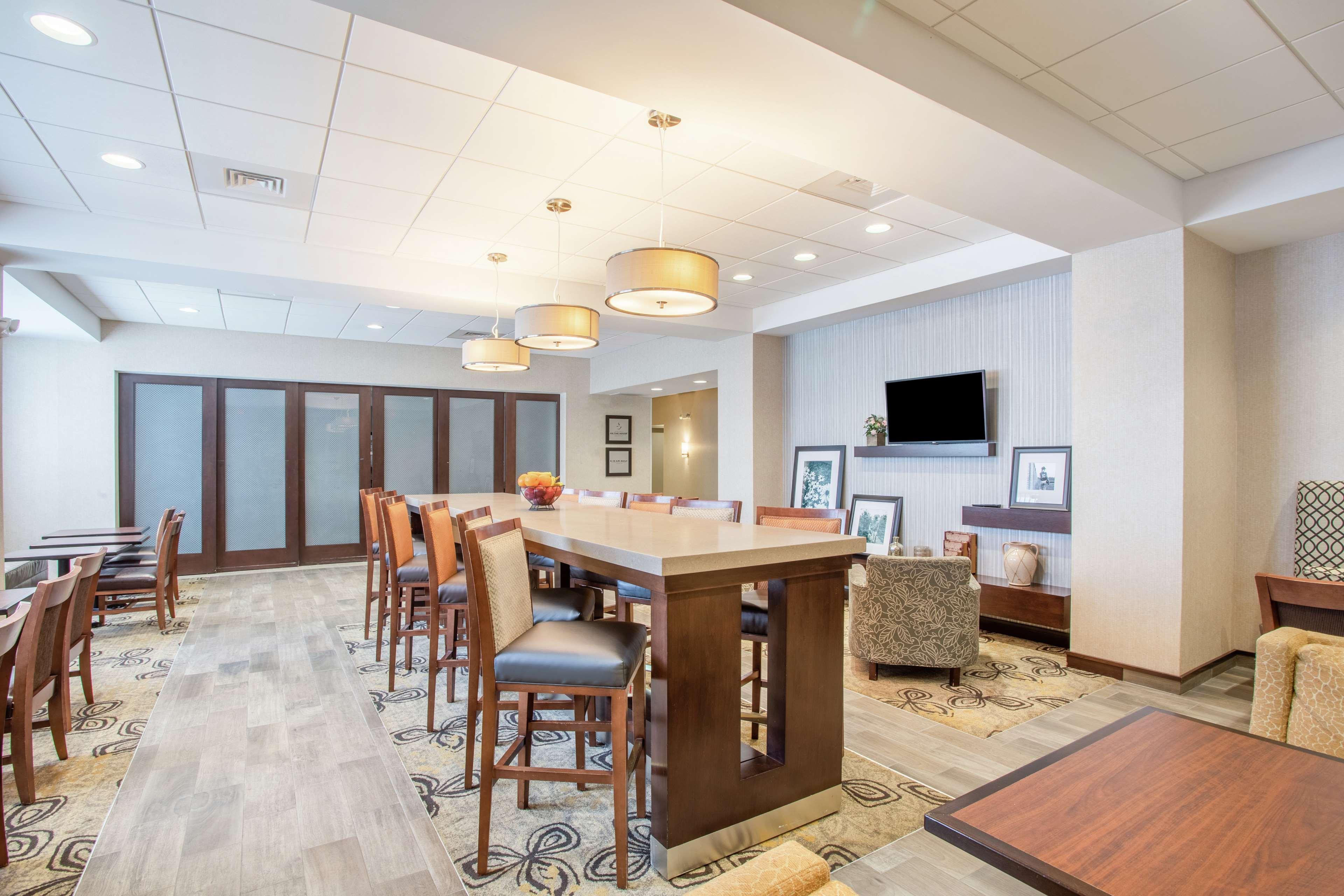 Vista Lobby Hampton Inn Voorhees