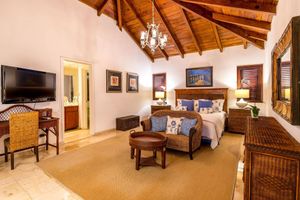 Arriendo temporal - Oceanfront, On Golf Course, Next to Beach, heated pool & hot tub, fully staffed