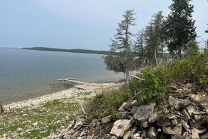 Alquiler Vacacional - Lake House with an eagle eye view of the bay and lake access