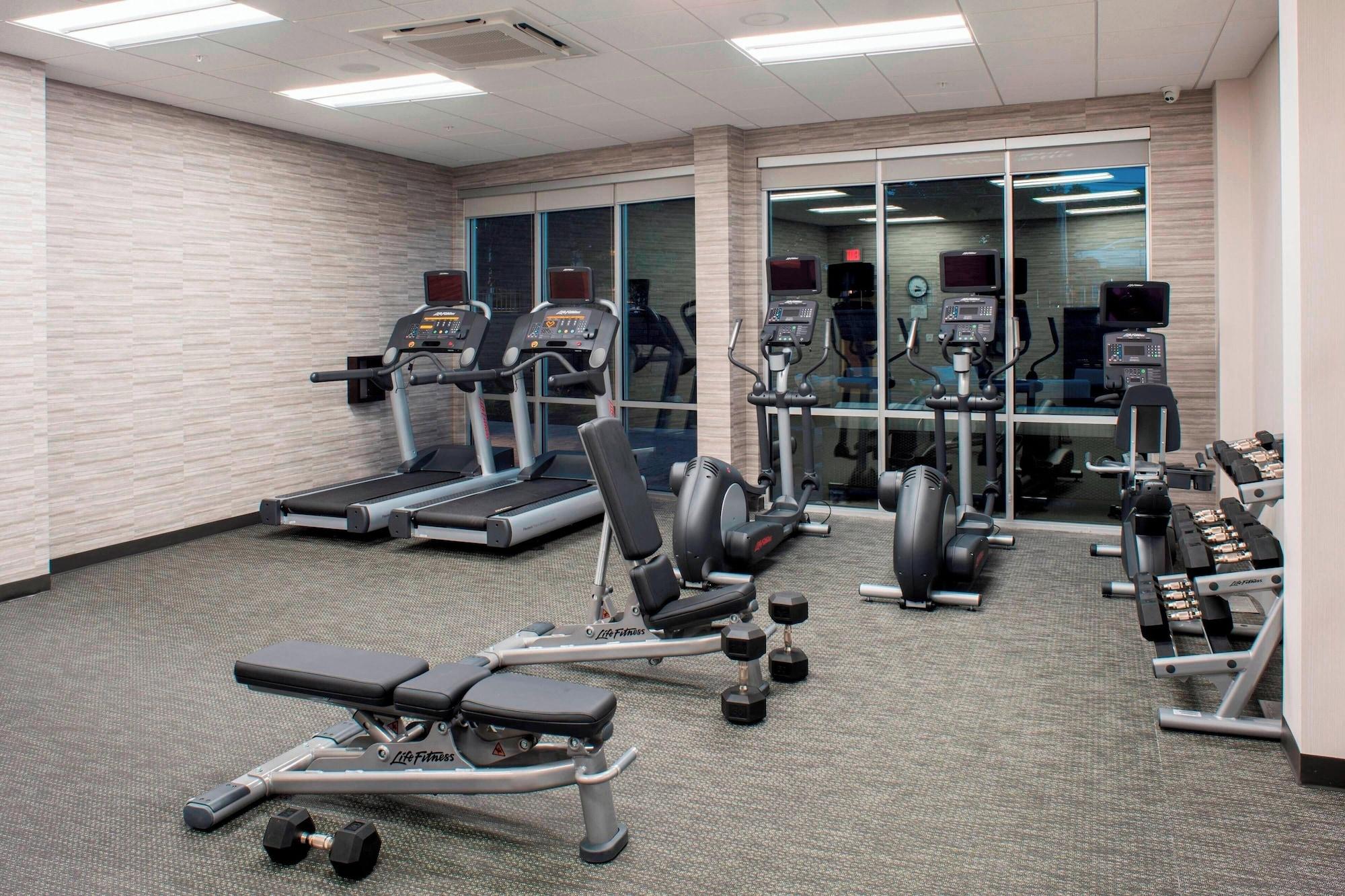 Gimnasio Courtyard by Marriott Albany Clifton Park