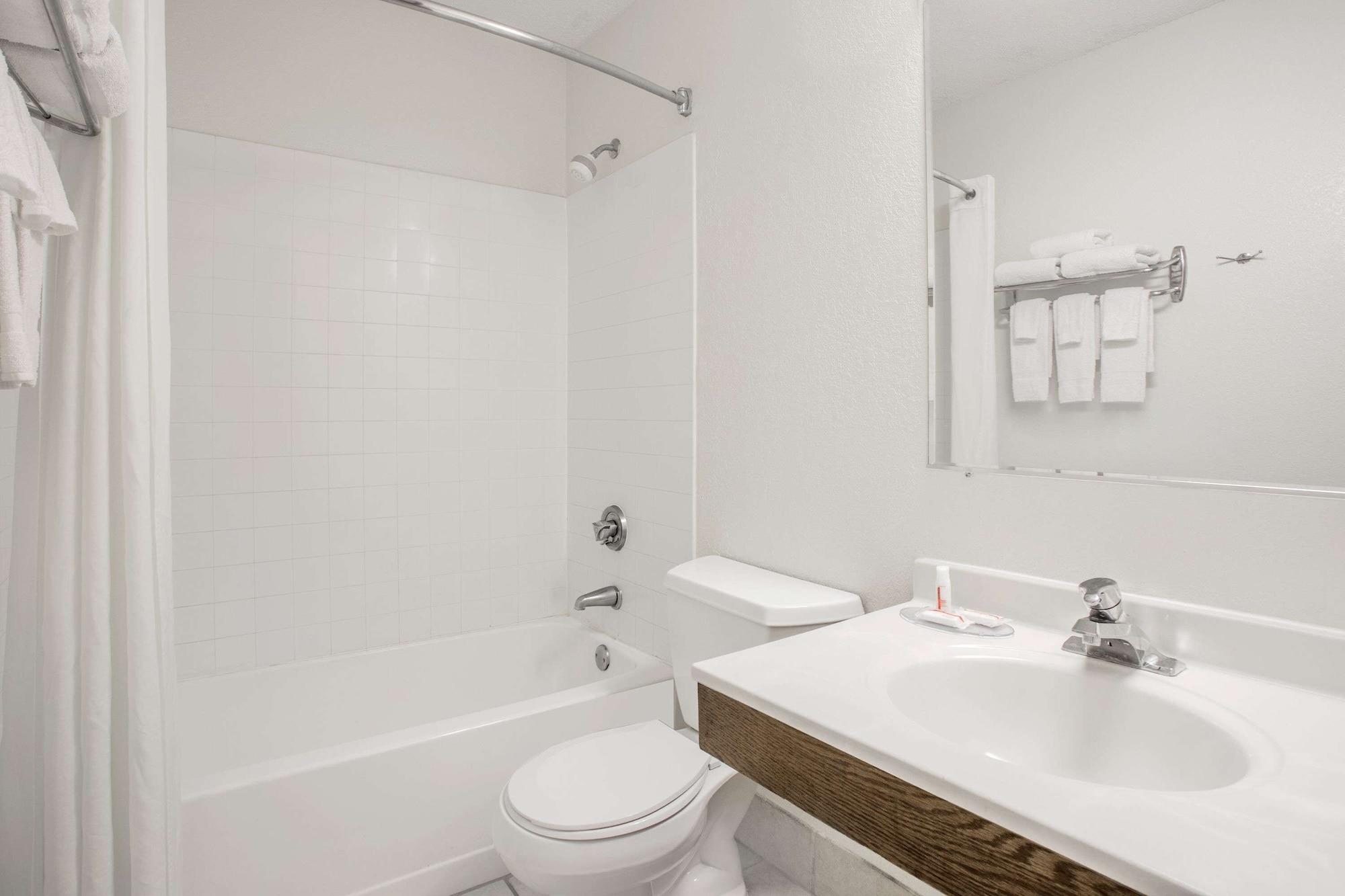 Equipamiento de Habitación Super 8 by Wyndham Douglas