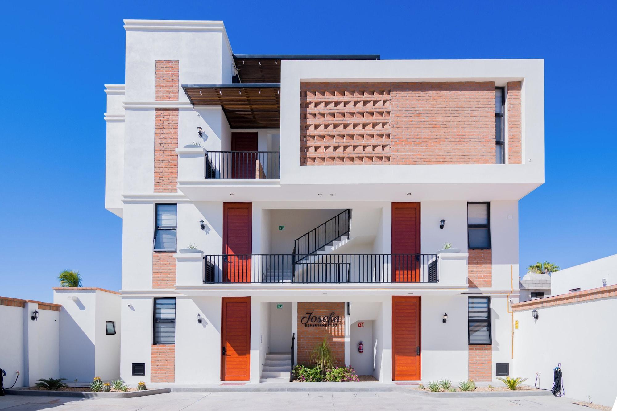 Vista Exterior Josefa Suites