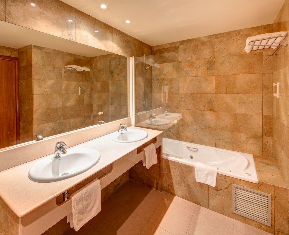 Equipamiento de Habitación La Santa María