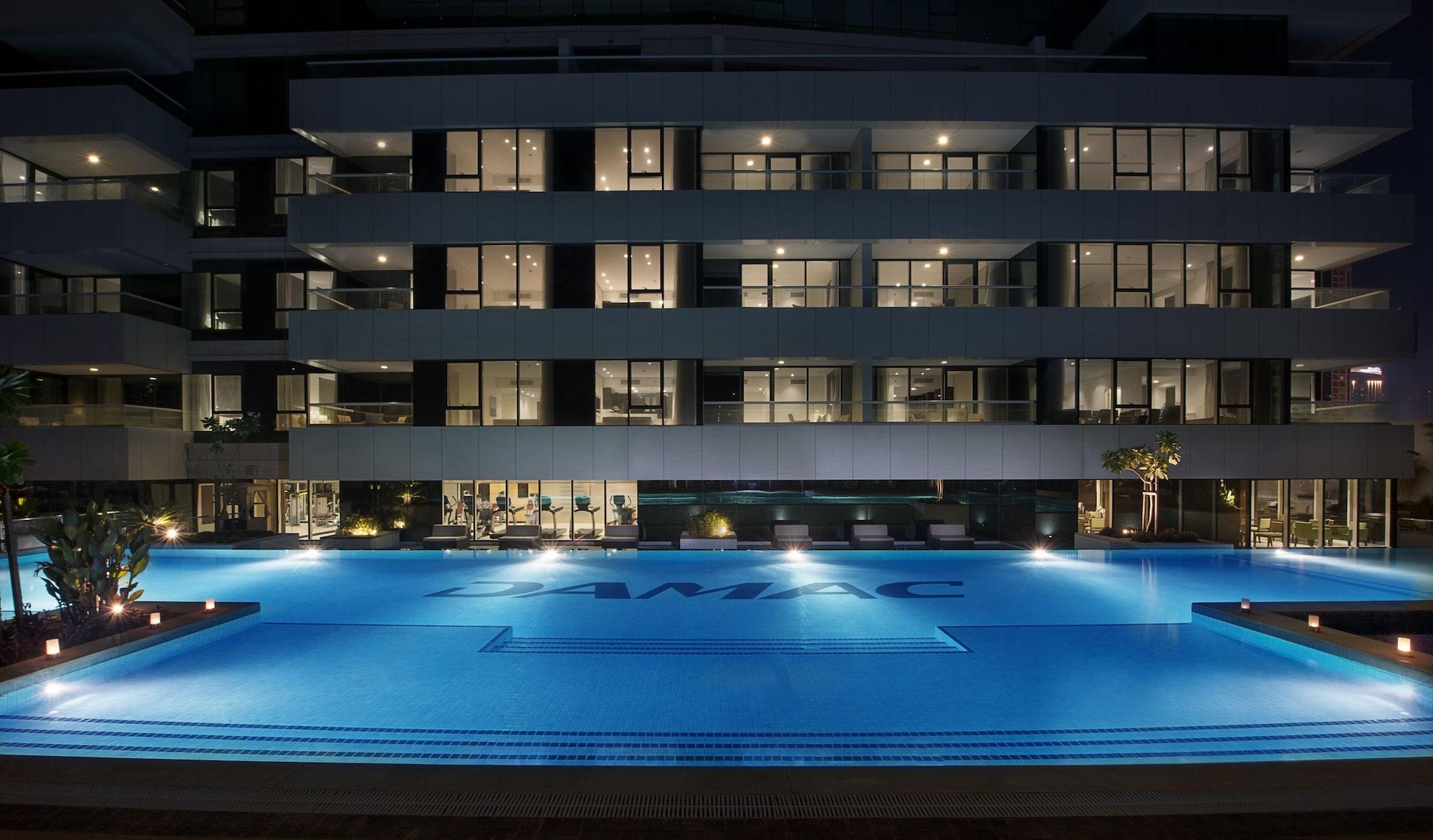 Vista Piscina DAMAC Maison Canal Views