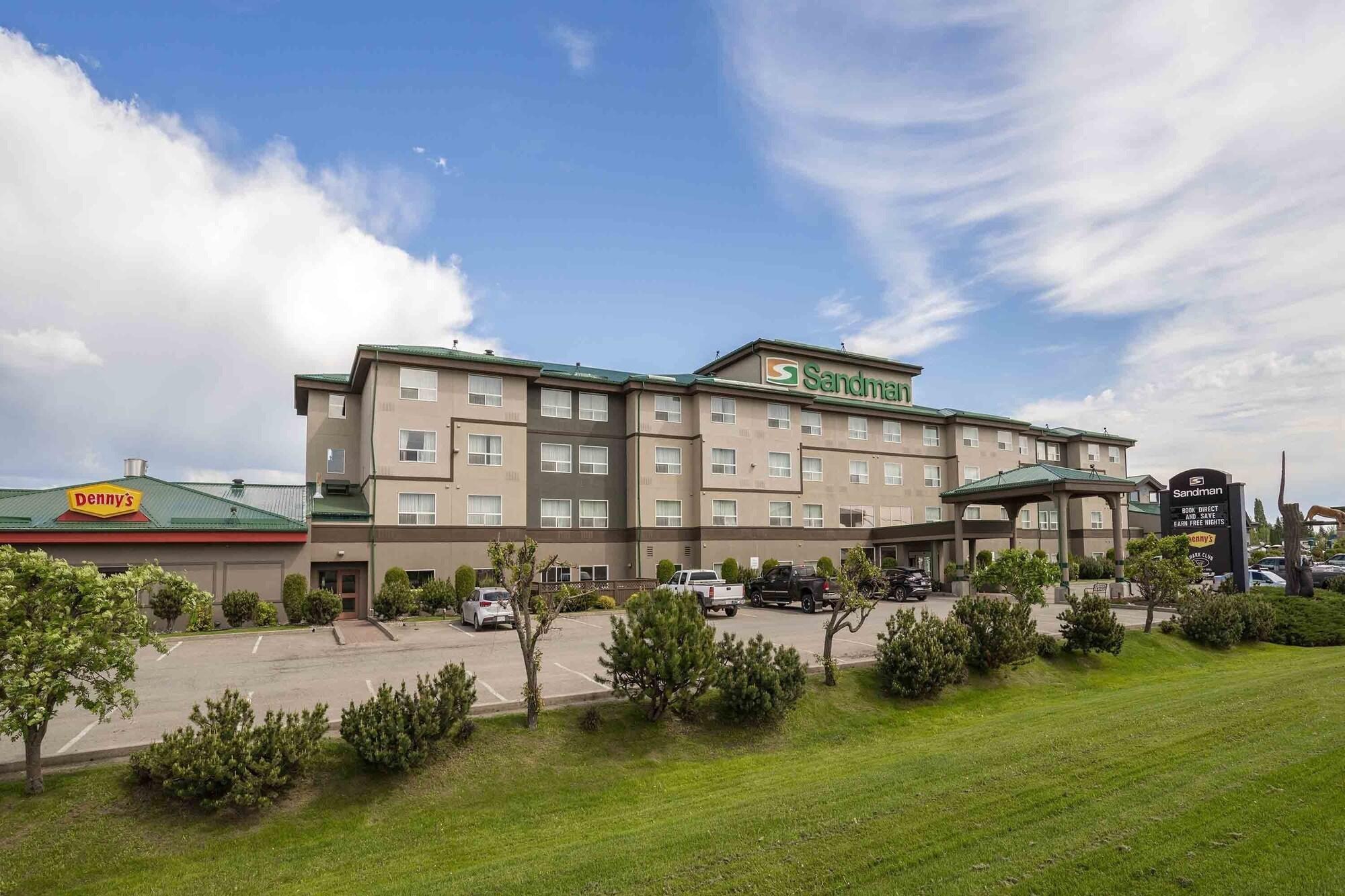 Vista Exterior Sandman Hotel Quesnel