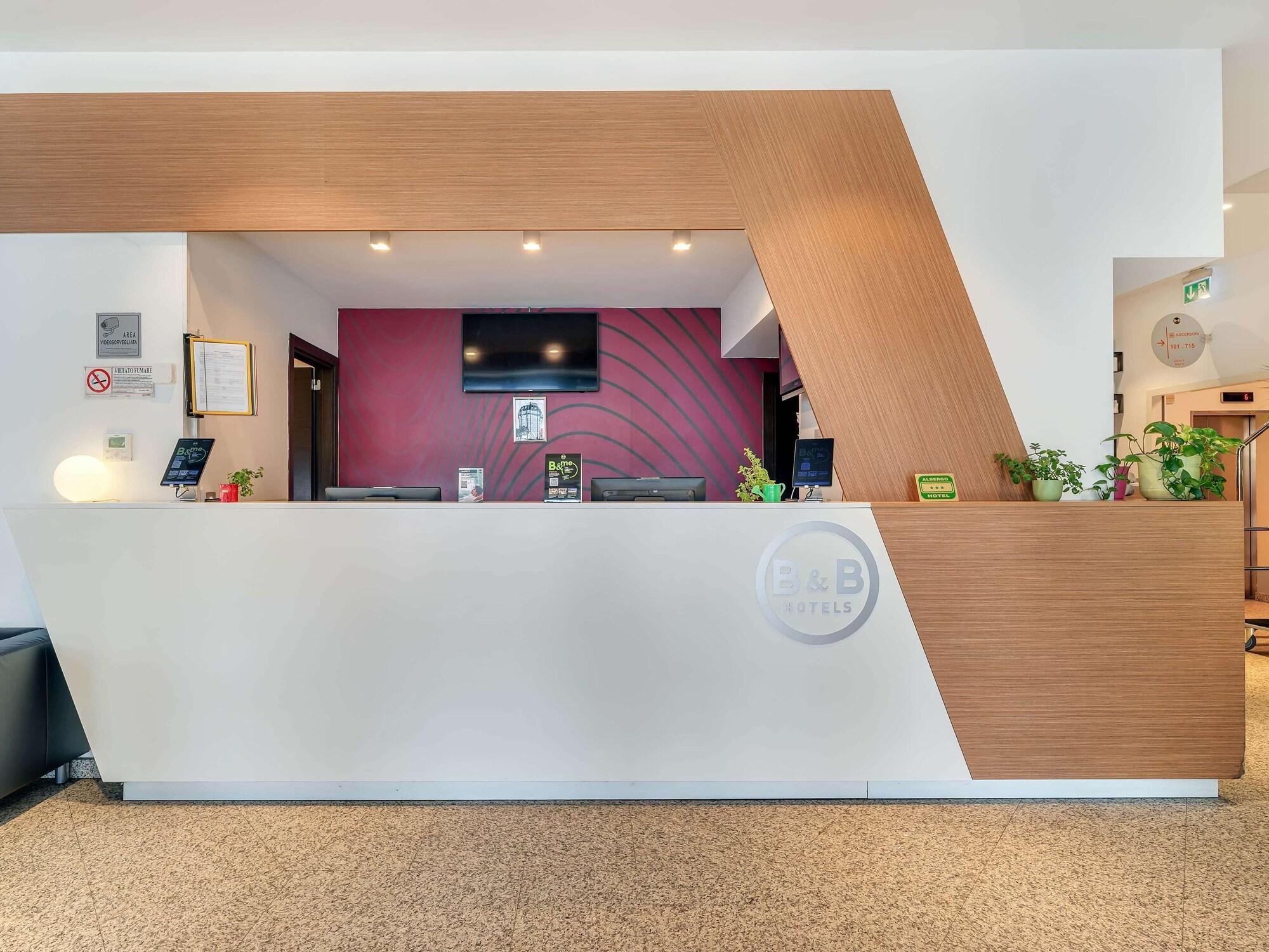 Vista Lobby B&B Hotel Milano San Siro