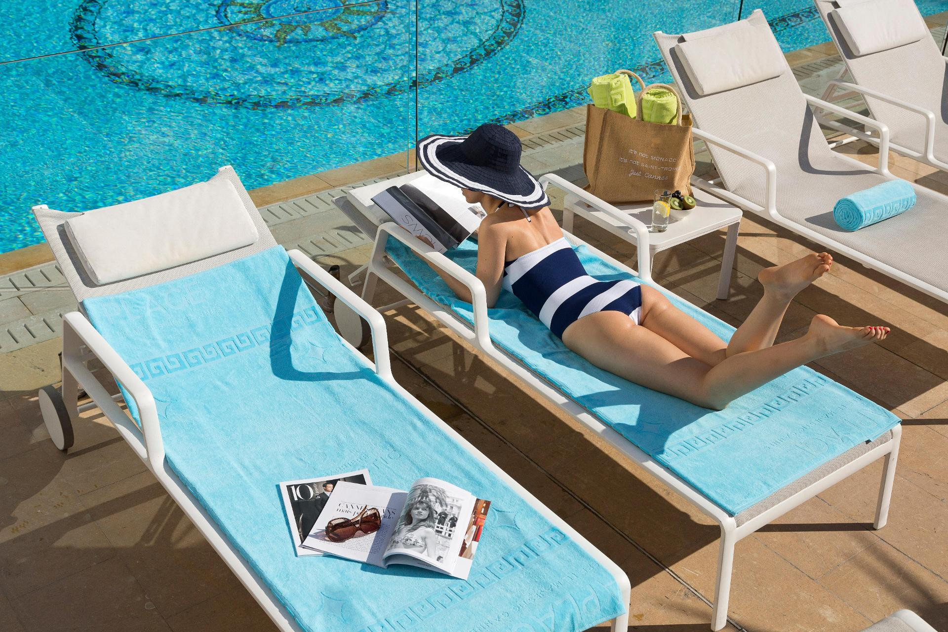 Vista Piscina Hôtel Barrière Le Majestic Cannes