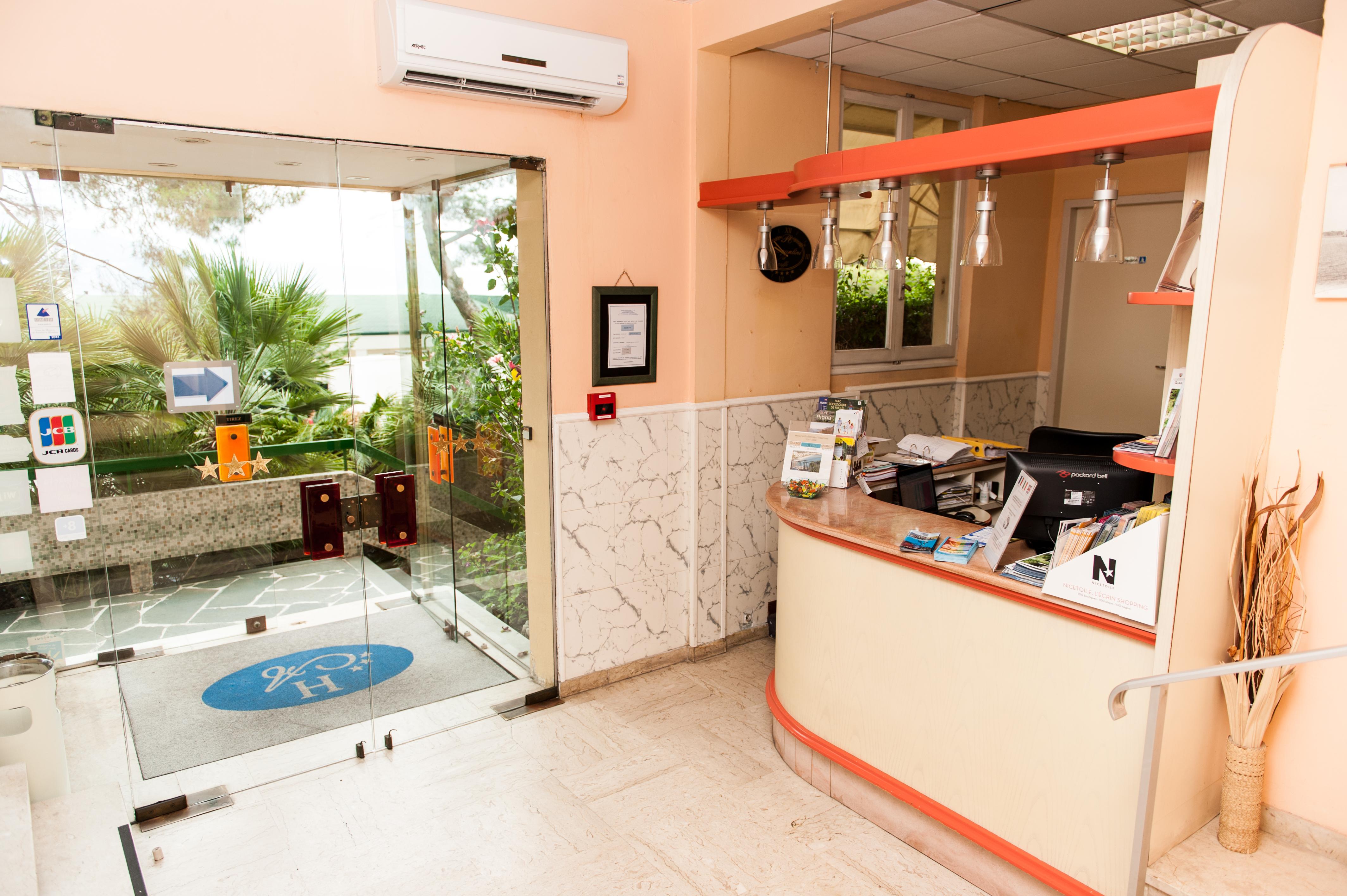 Vista Lobby Alexandra
