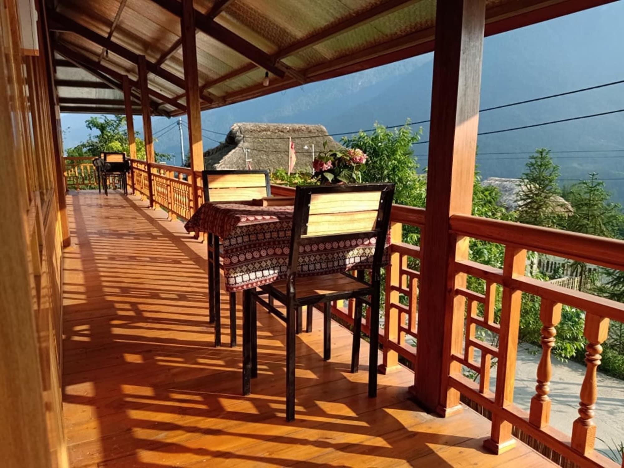 Varios Lenh Family House - Hostel