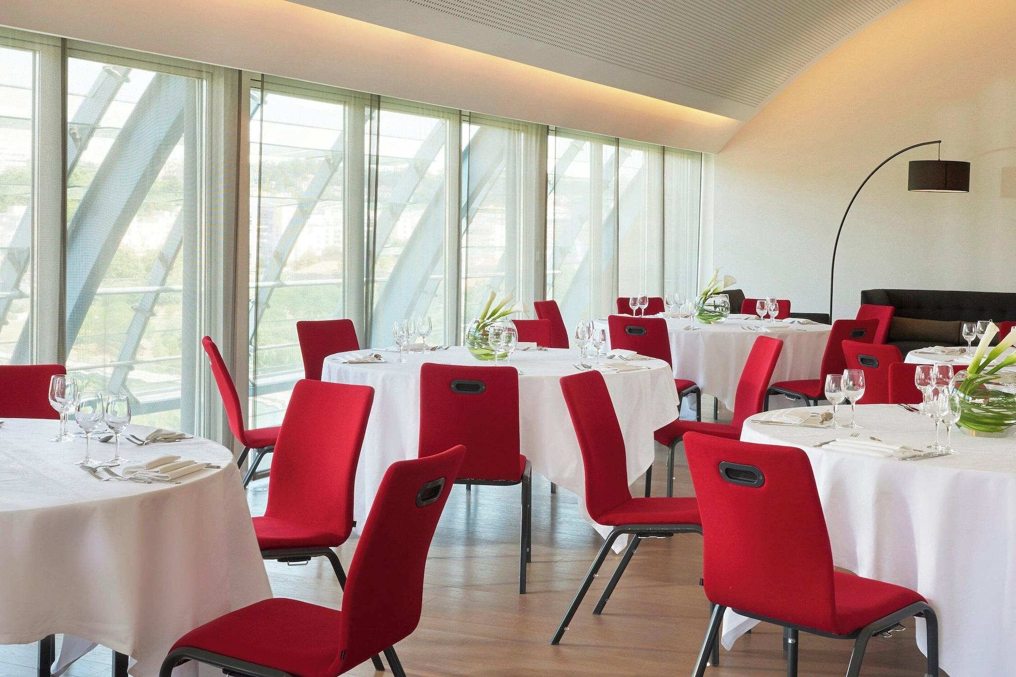 Bar/Salón Marriott Lyon Cité Internationale