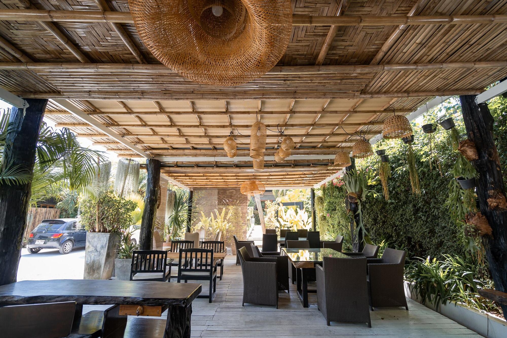 Restaurant The Loft Panwa Resort