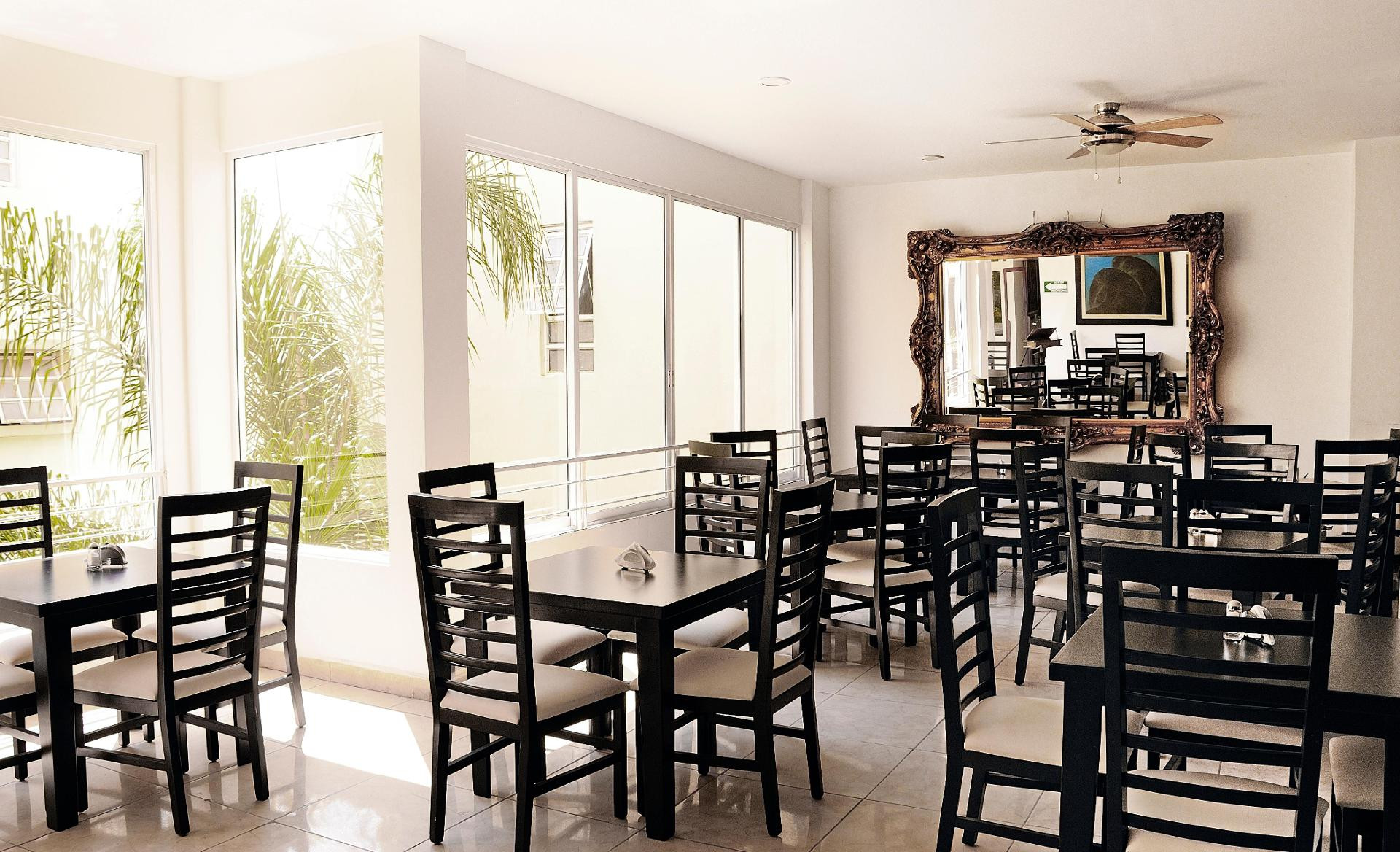 Restaurant European Life Style Executive Suites & Gallery