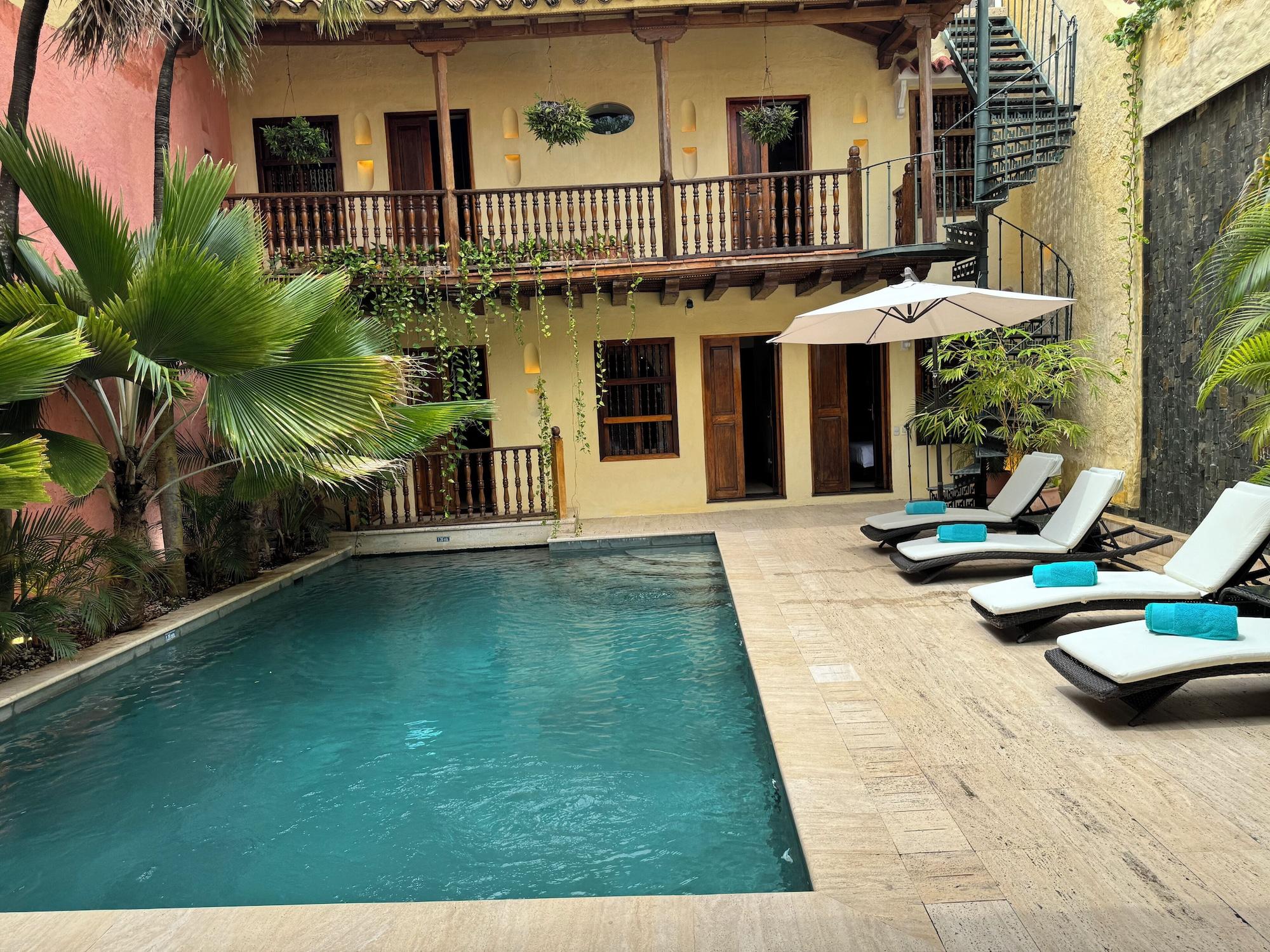 Vista Piscina Casa Pierre