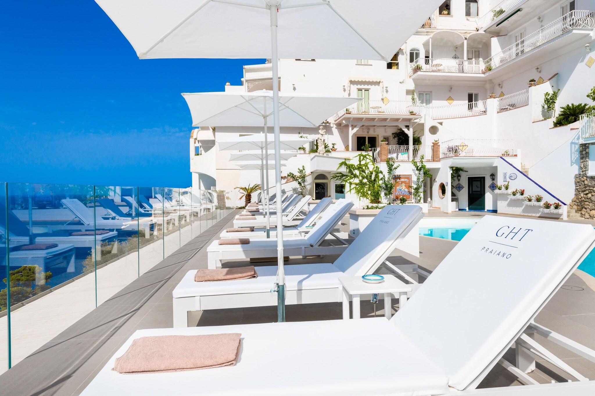 Vista Piscina Grand Hotel Tritone