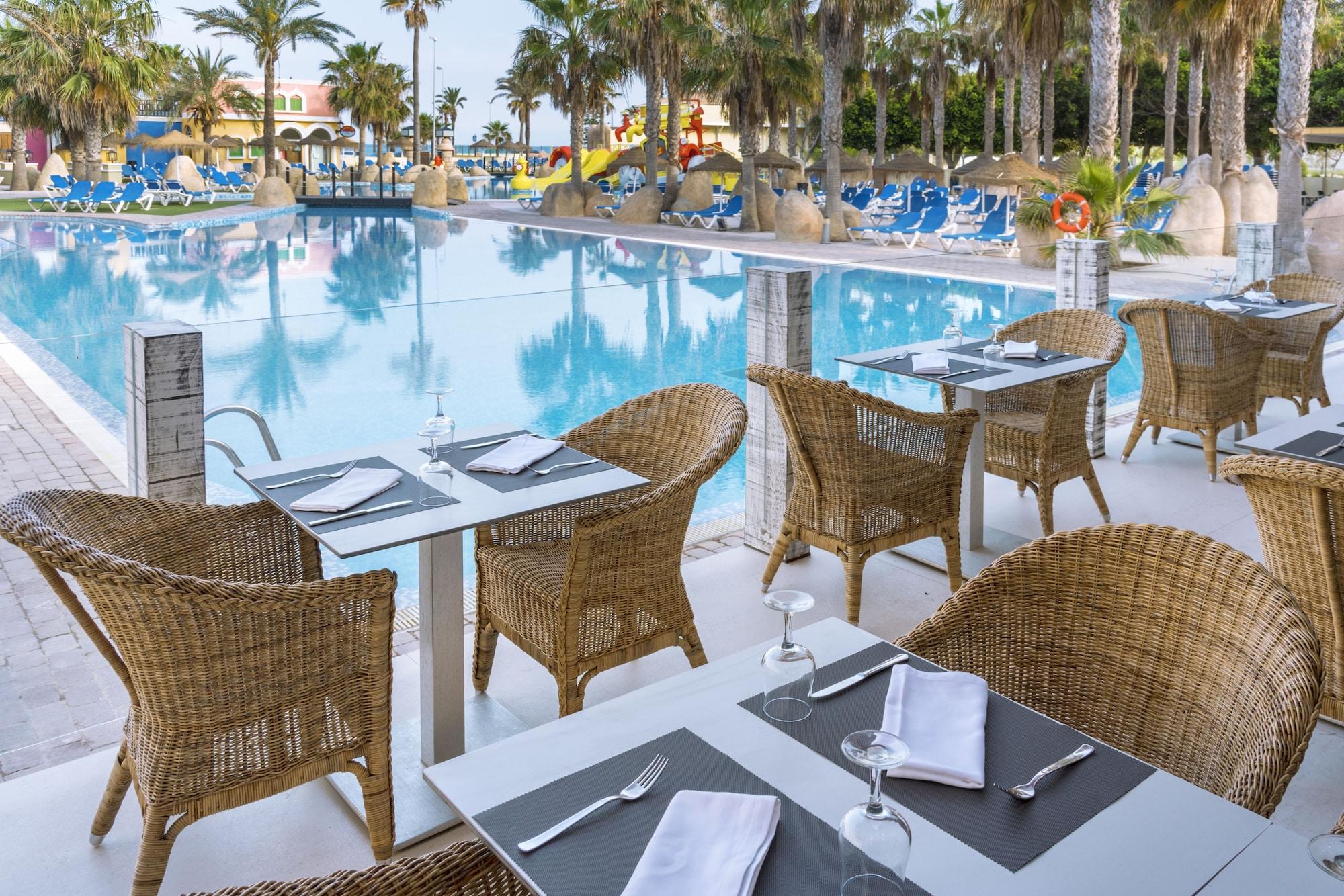 Restaurant Mediterráneo Bay Hotel & Resort