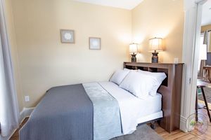 Alquiler Vacacional - Sugar River Suite - Your Sweet Escape in the Heart of it All!