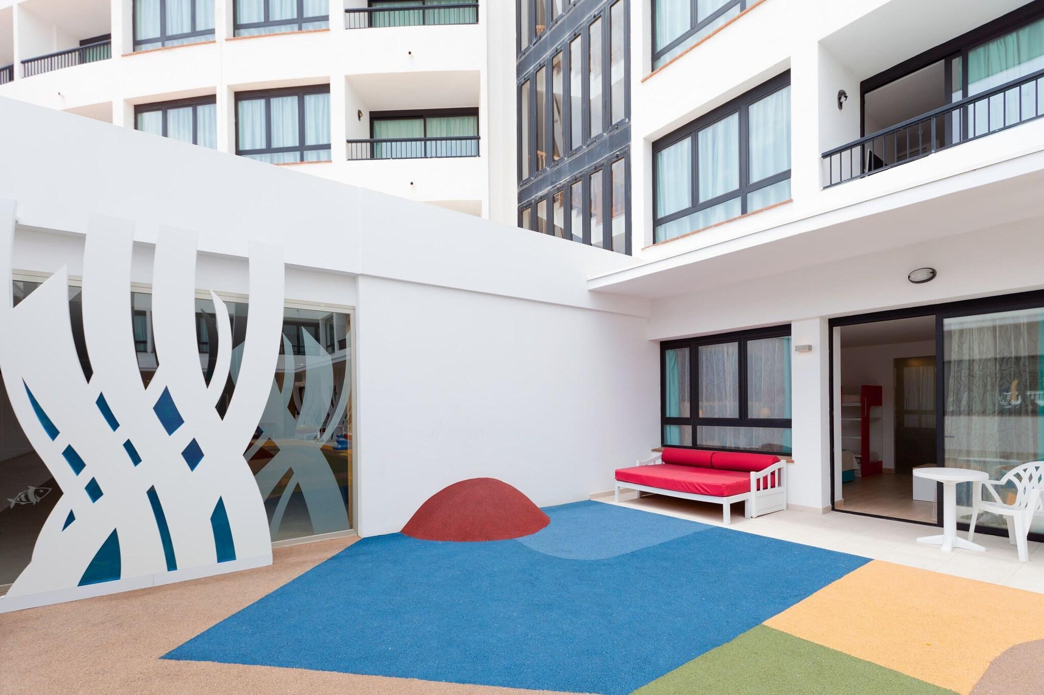 Varios Marvell Club Hotel & Apartments