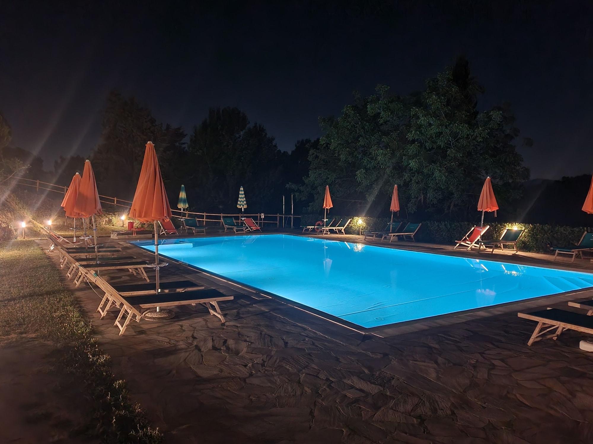 Vista Piscina Agriturismo Polgara