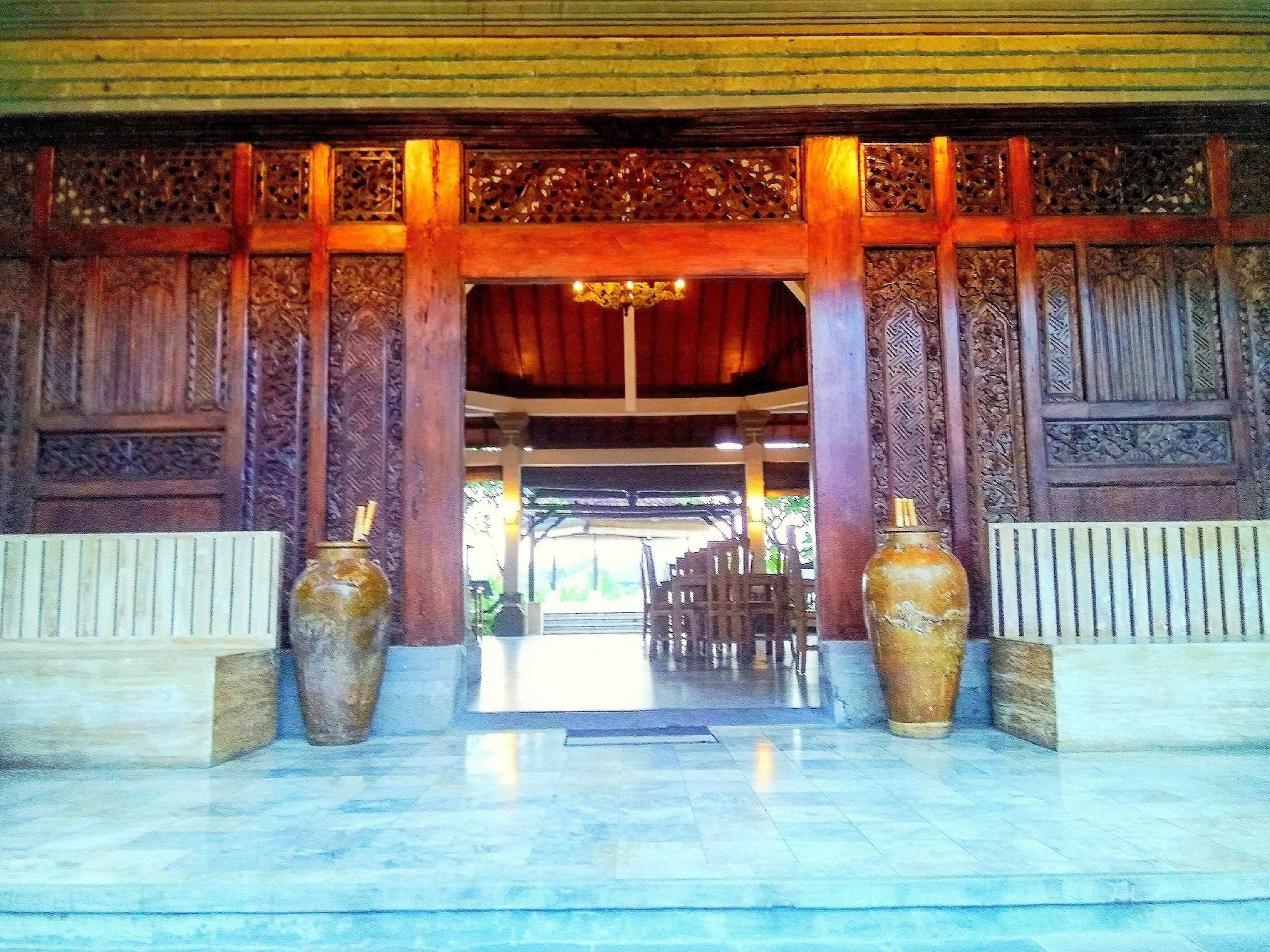 Vista Lobby Nipuri Hotel