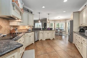 Alquiler Vacacional - Luxury 6 BR's/ 5.5 BA with a Pool, 3-car Garage, Fiber Wifi, & Fully Furnished