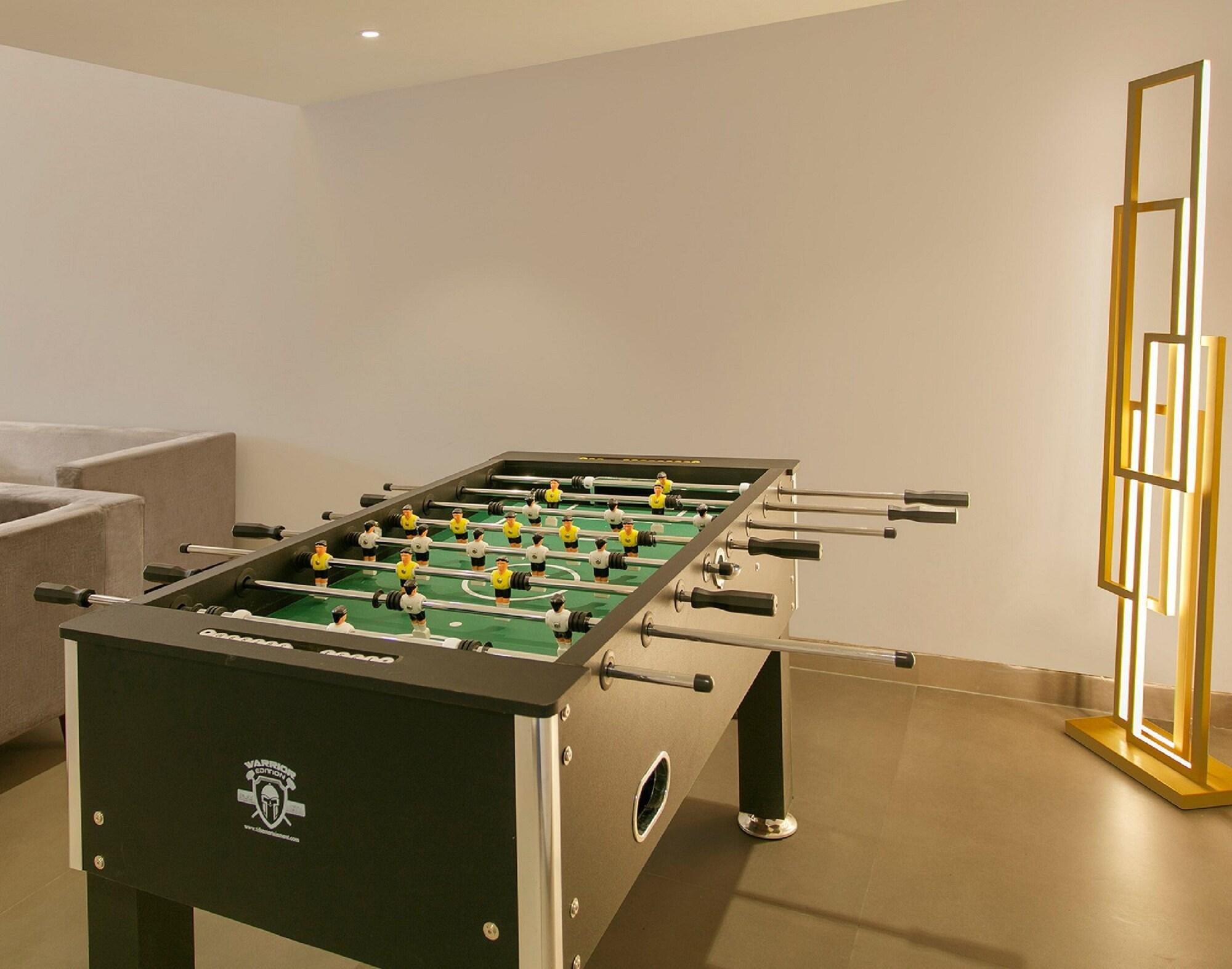 Instalaciones Recreativas Ginger Surat City Centre