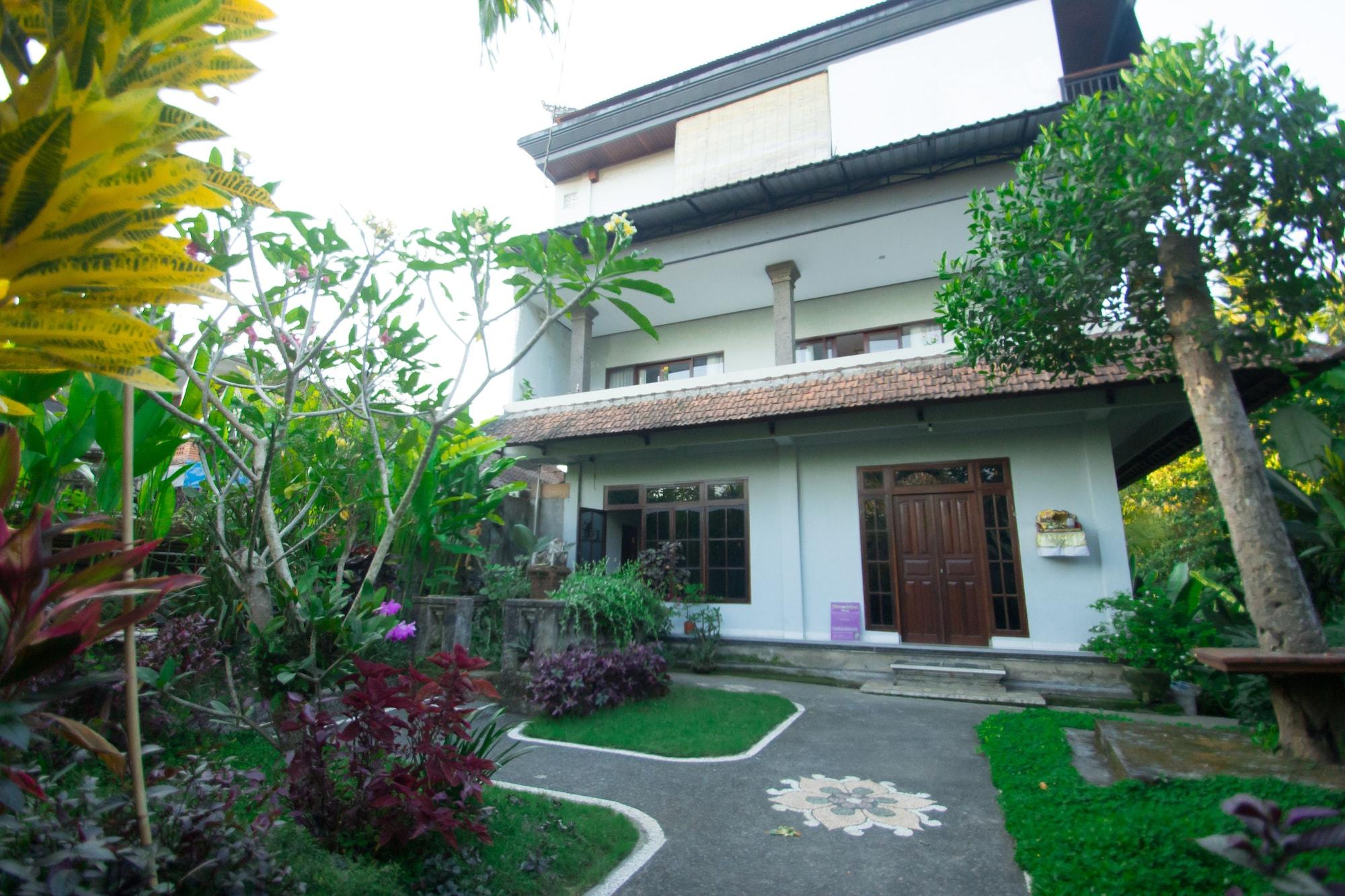 Varios Akusara Guest House