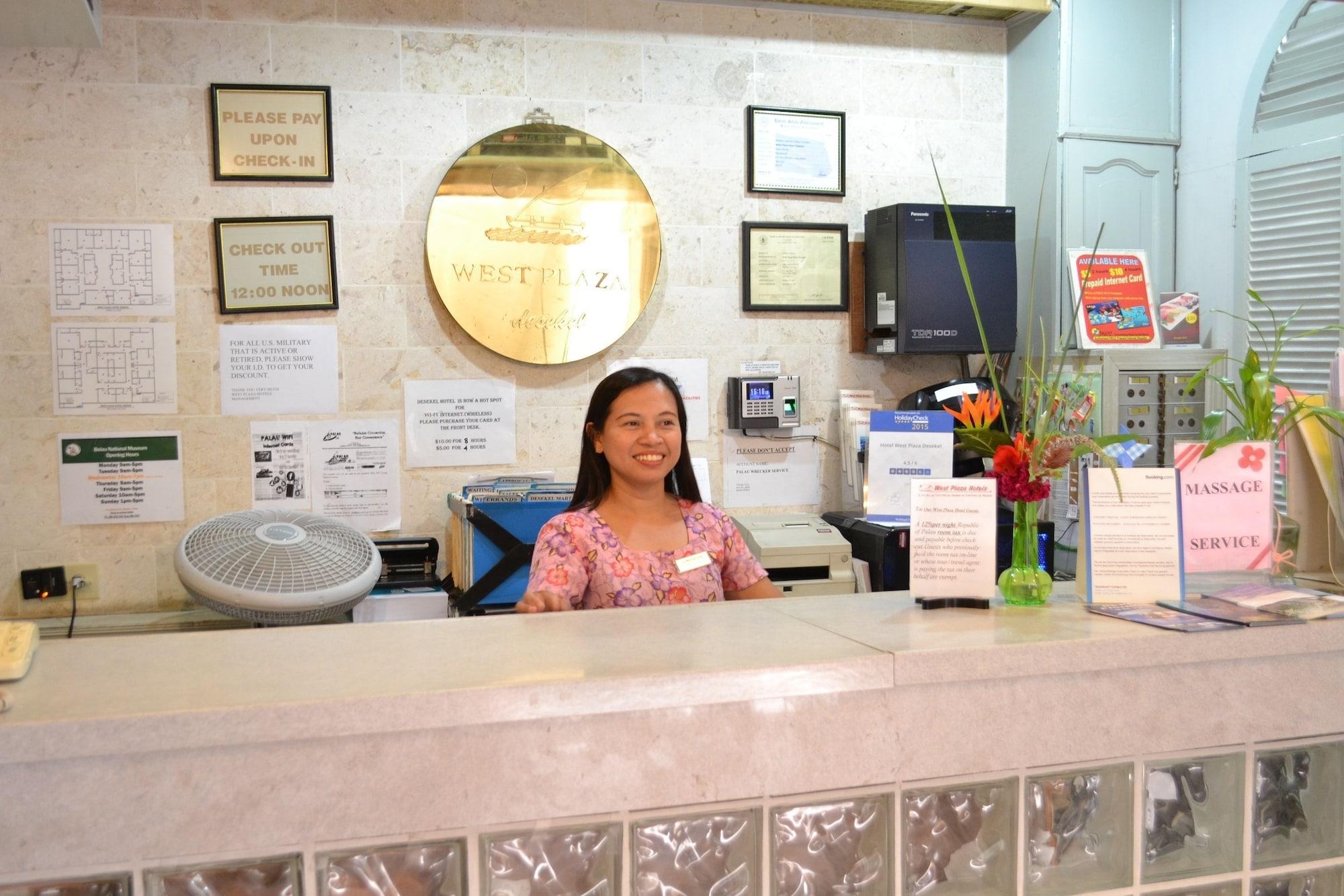 Vista Lobby West Plaza Hotel Desekel