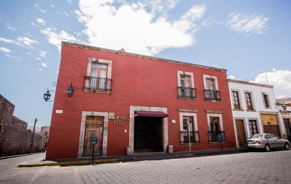 Pórtico Hotel & Galería