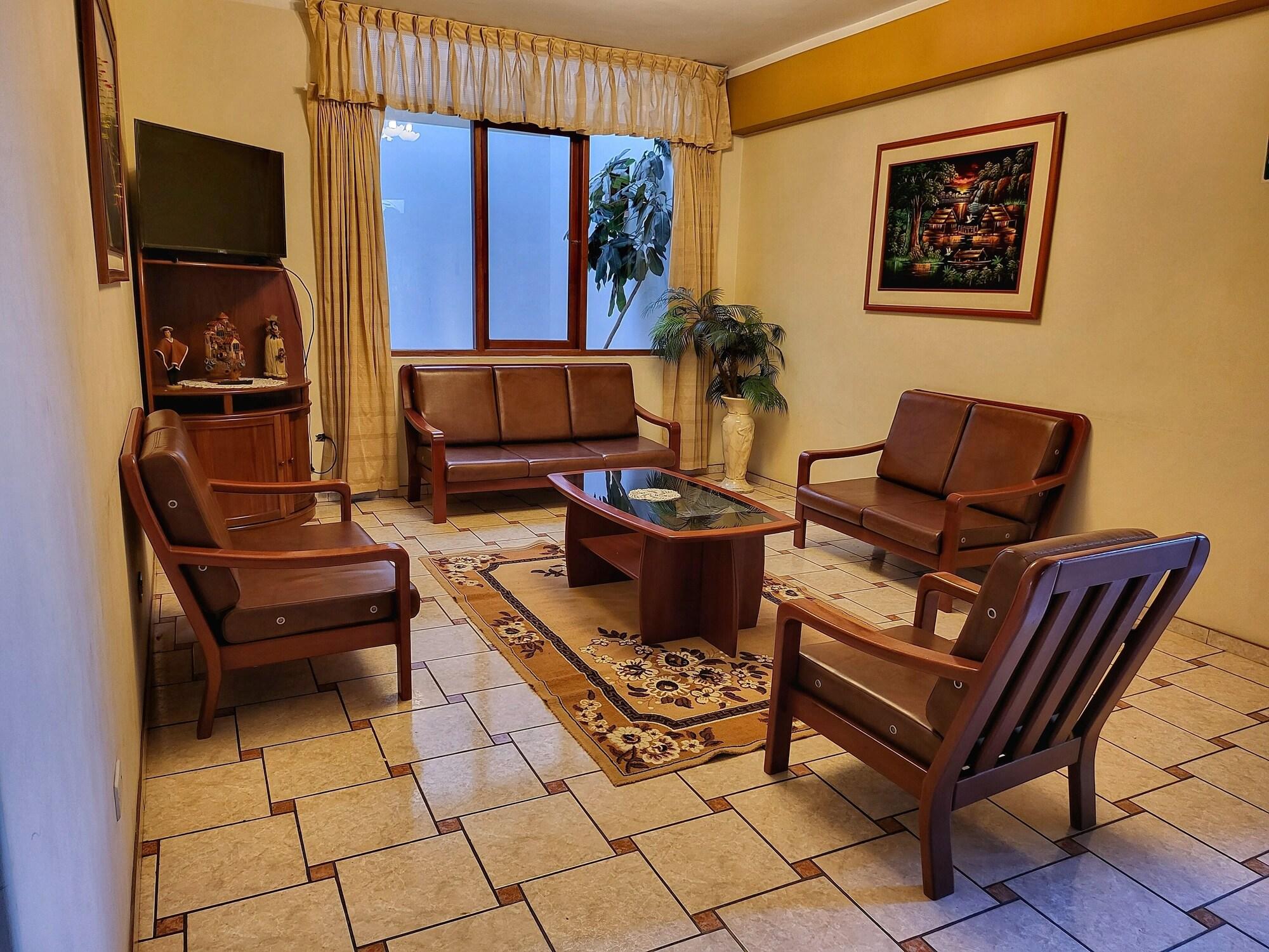 Vista Lobby D CARDENAS HOTEL