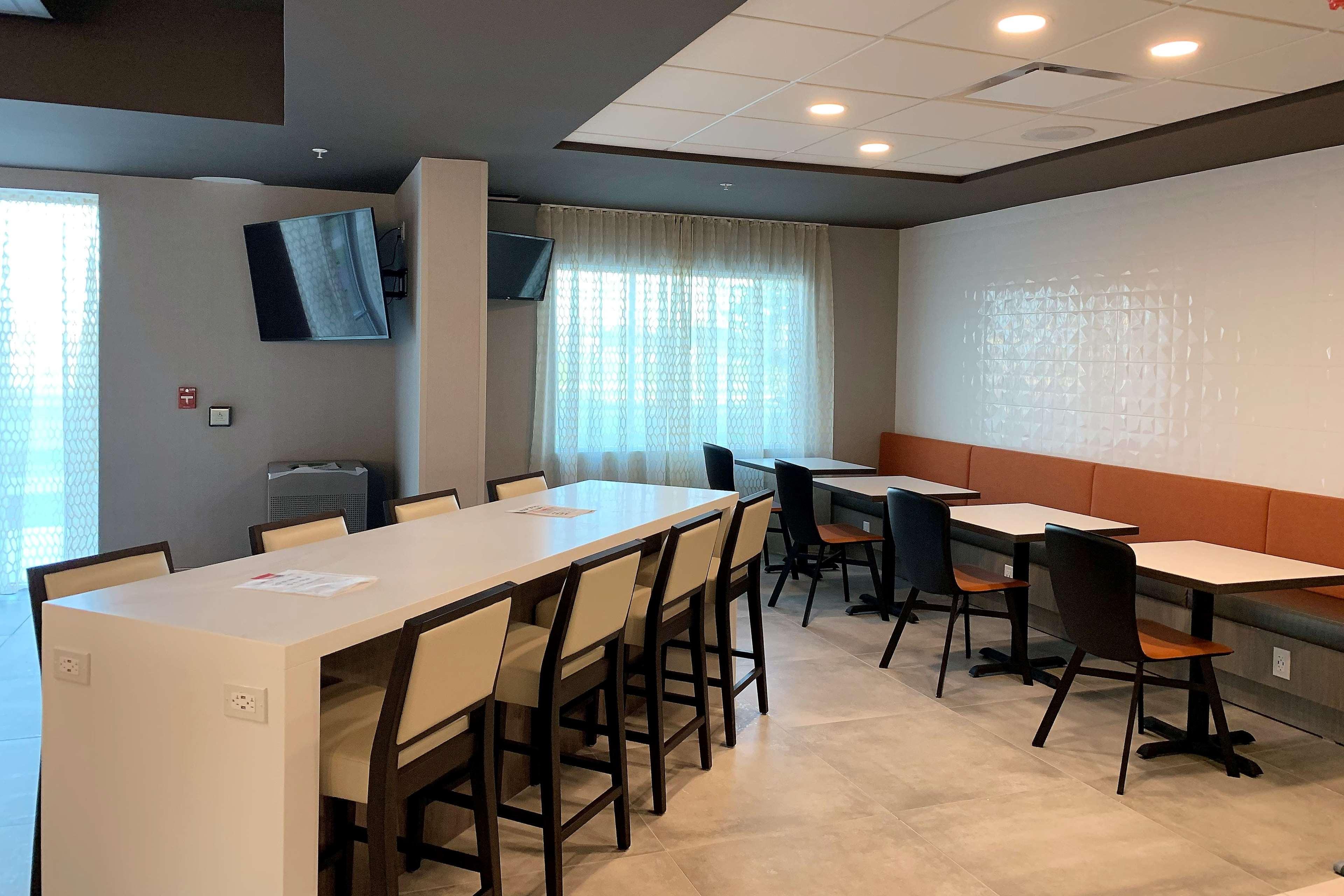 Restaurant Wingate by Wyndham Kanata West Ottawa