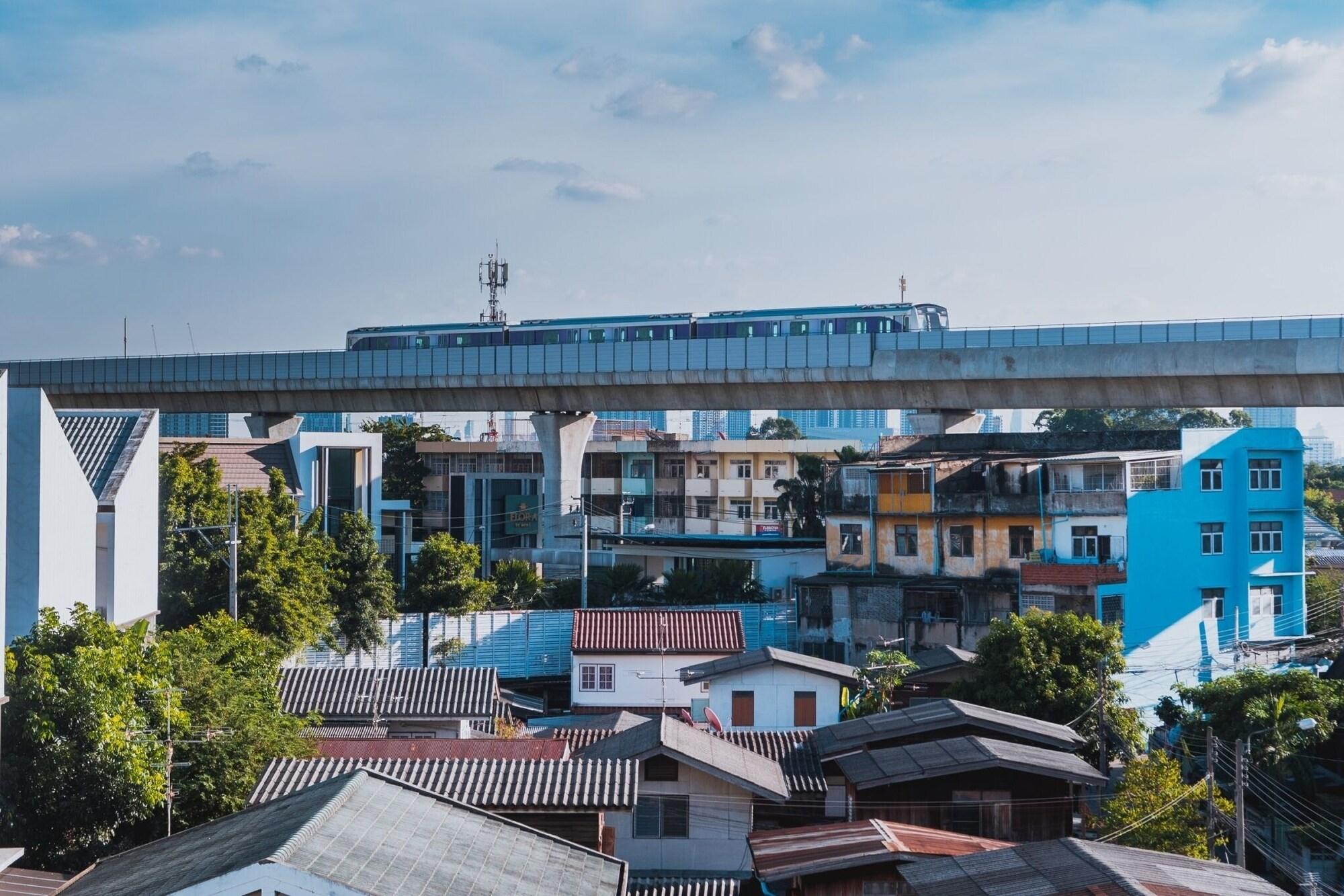 Varios Malizon Hotel & Residences