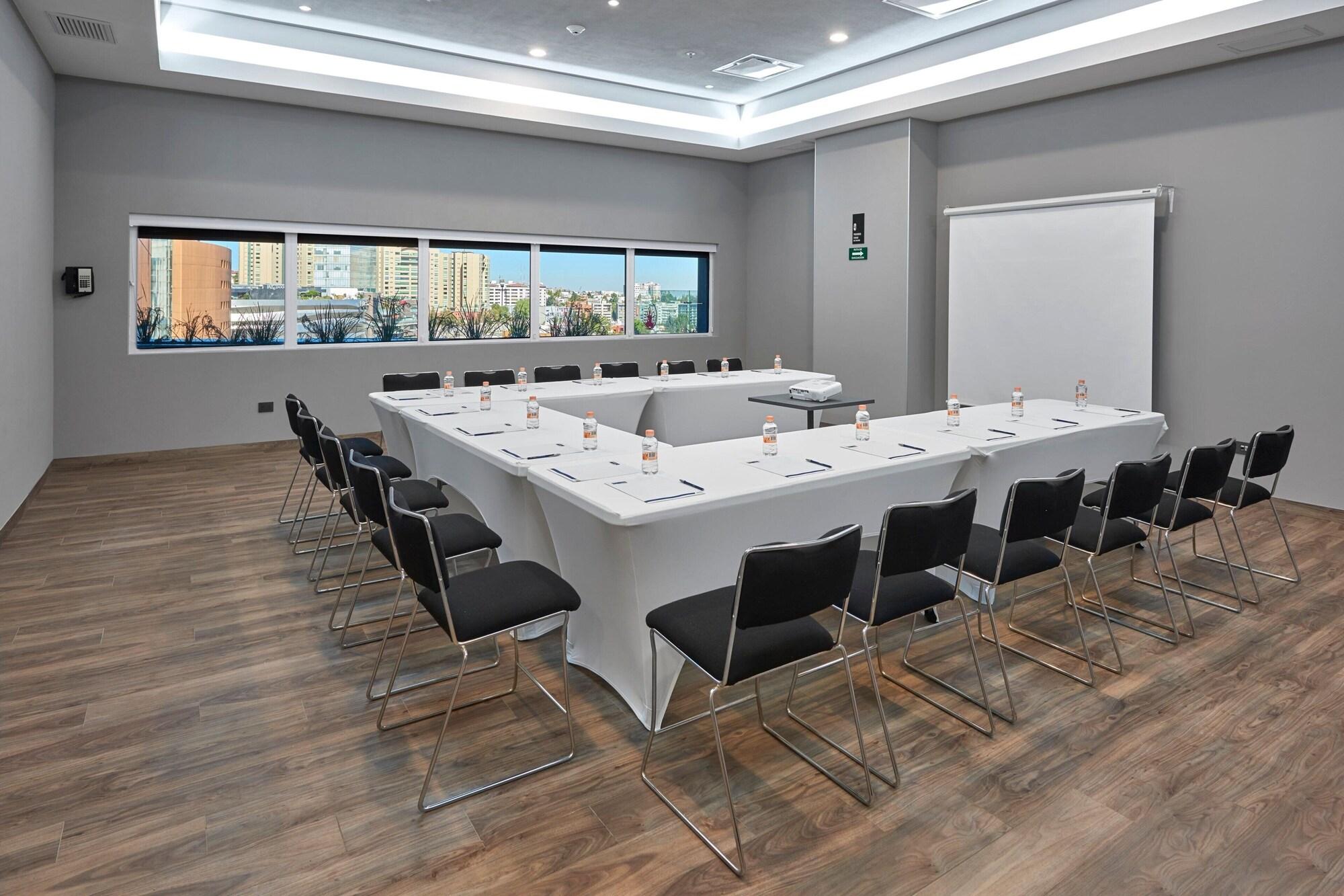 Sala de Reuniones City Express Plus by Marriott Ciudad de Mexico Interlomas