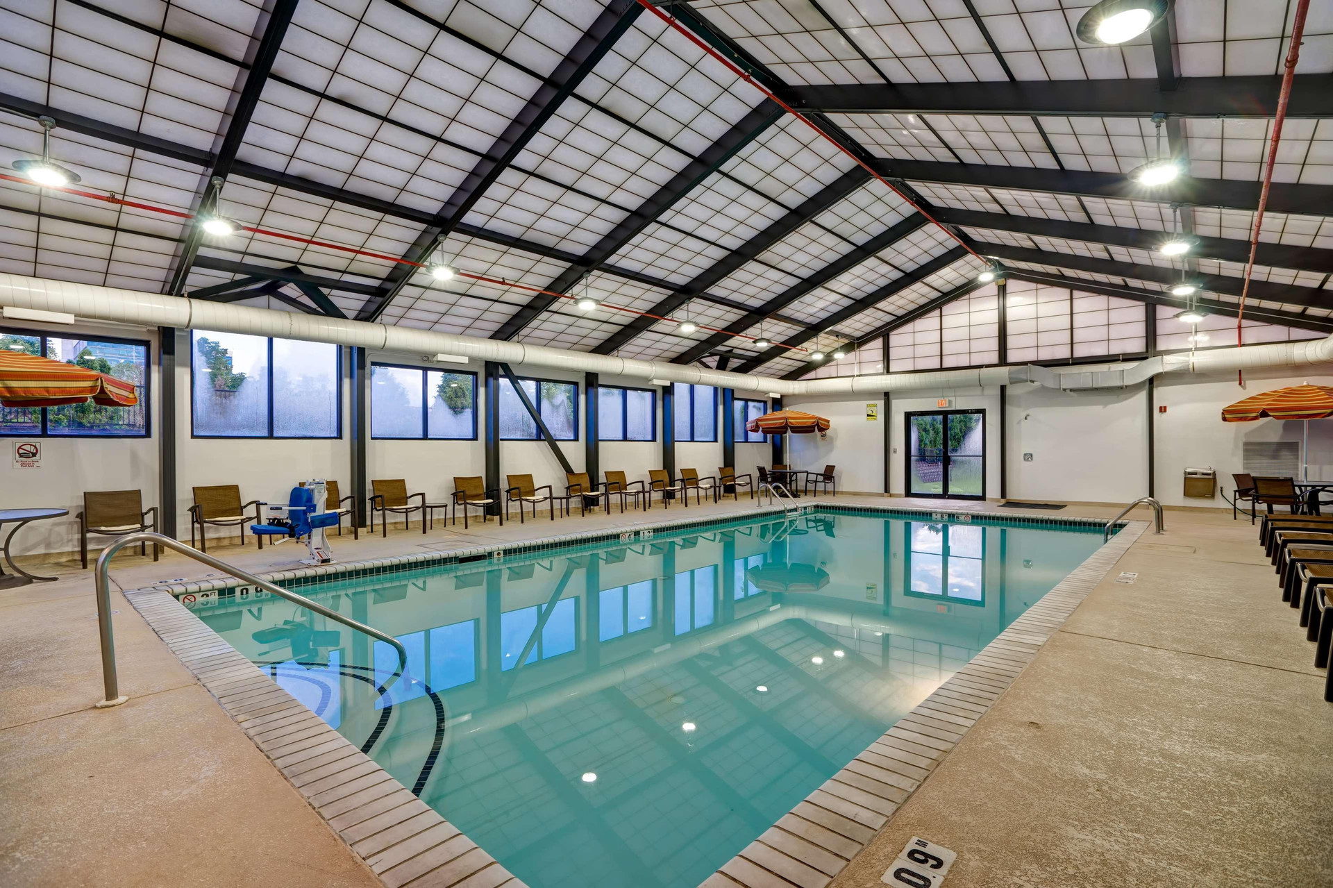 Vista Piscina Hyatt Place Baltimore/BWI Airport