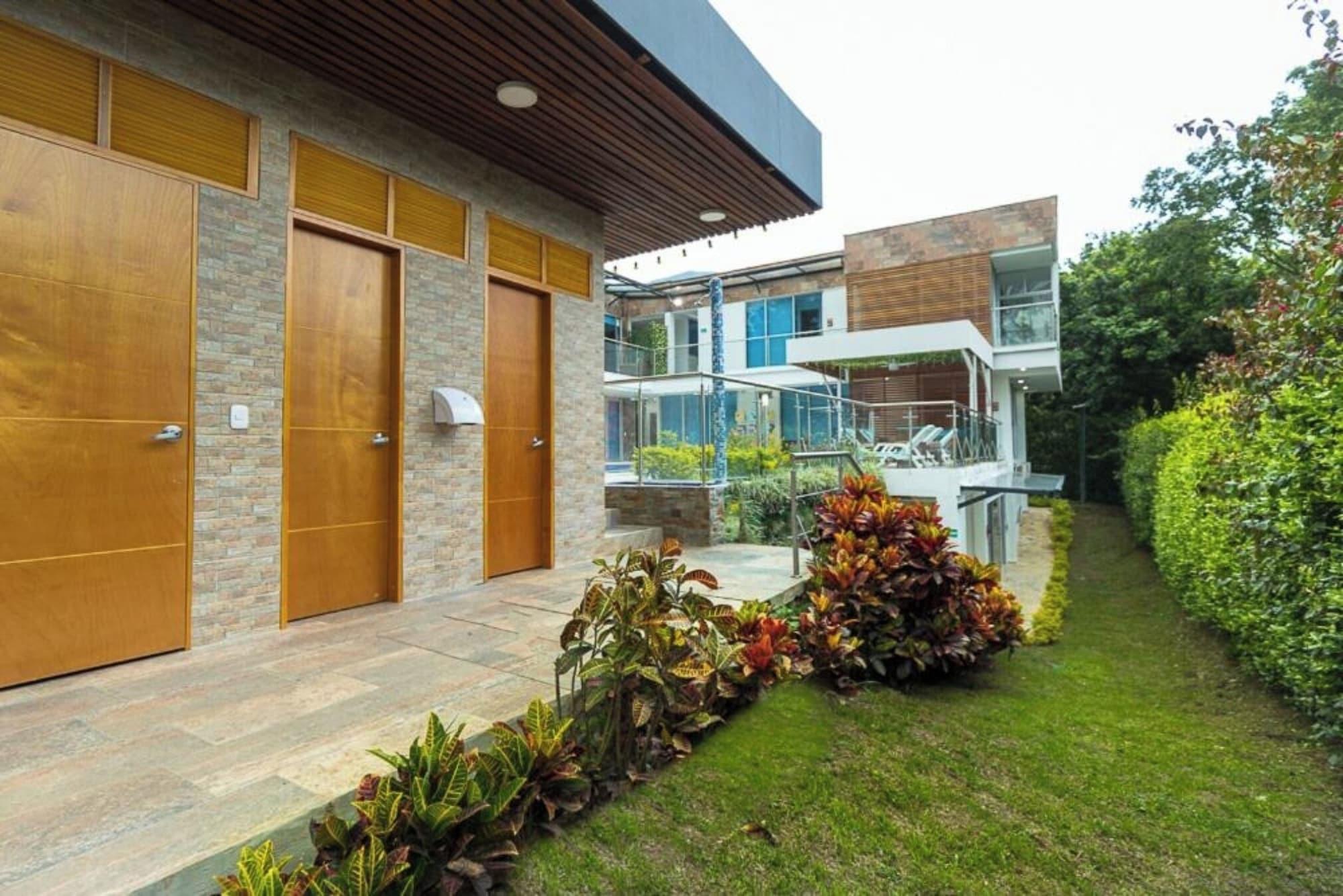 Vista Exterior Libertg Hotels Spa Medellin