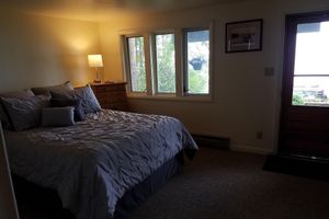 Alquiler Vacacional - Private Flathead Lake House with unobstructed views into Glacier Park