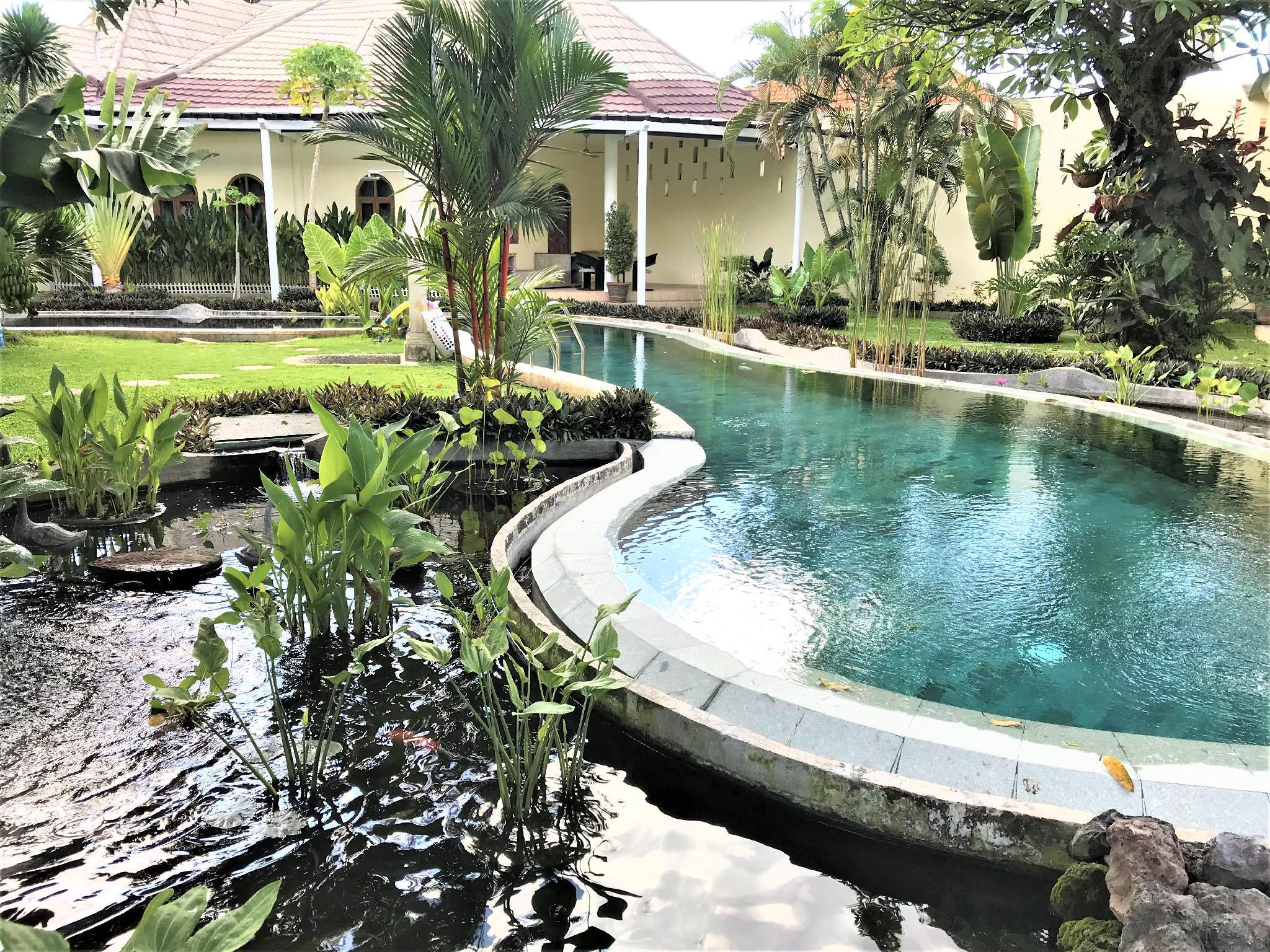 Vista Exterior Villa Costa Sanur